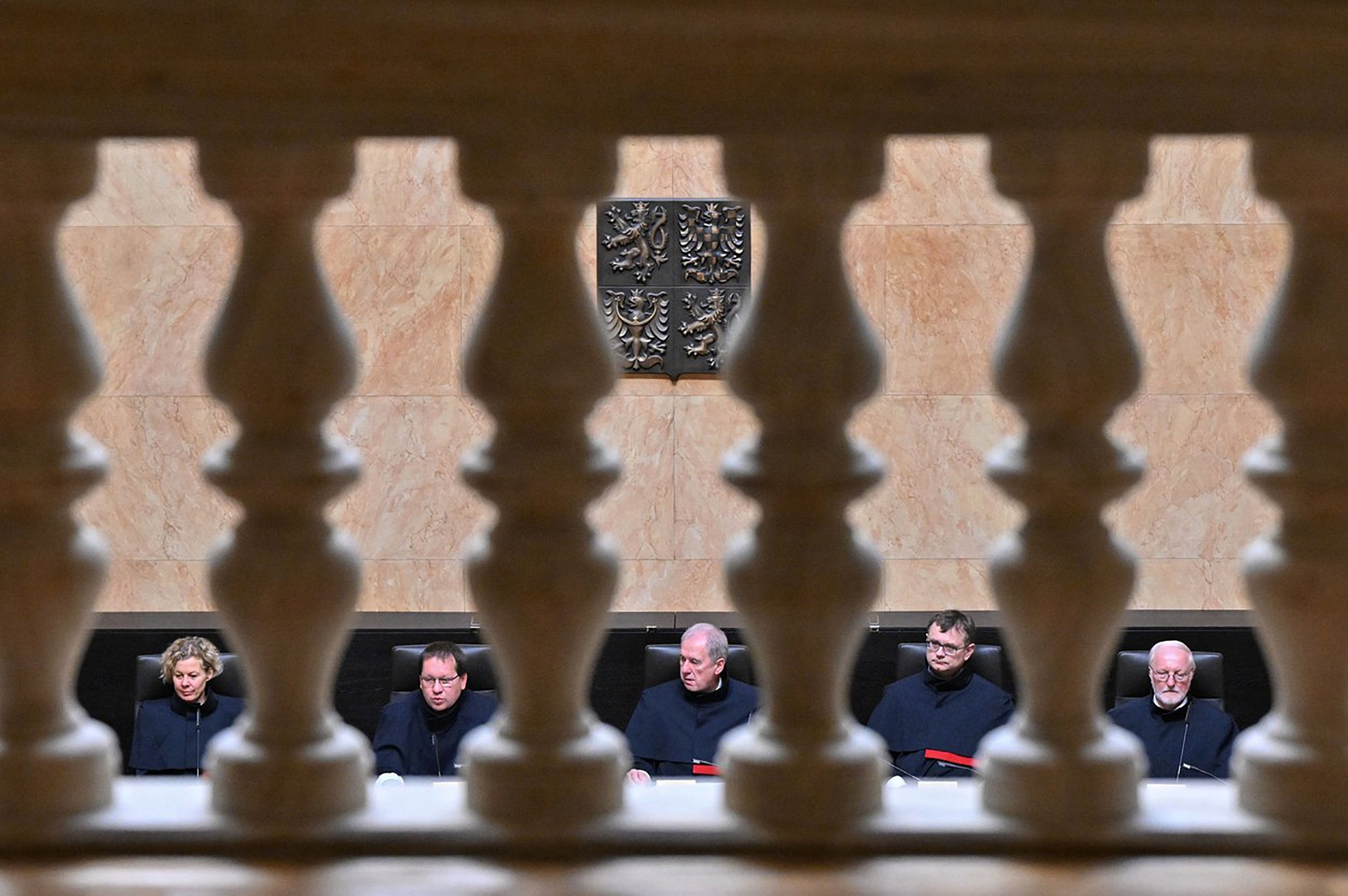 Snížení soudcovských platů bylo protiústavní. Kolik ale stojí jejich nezávislost?