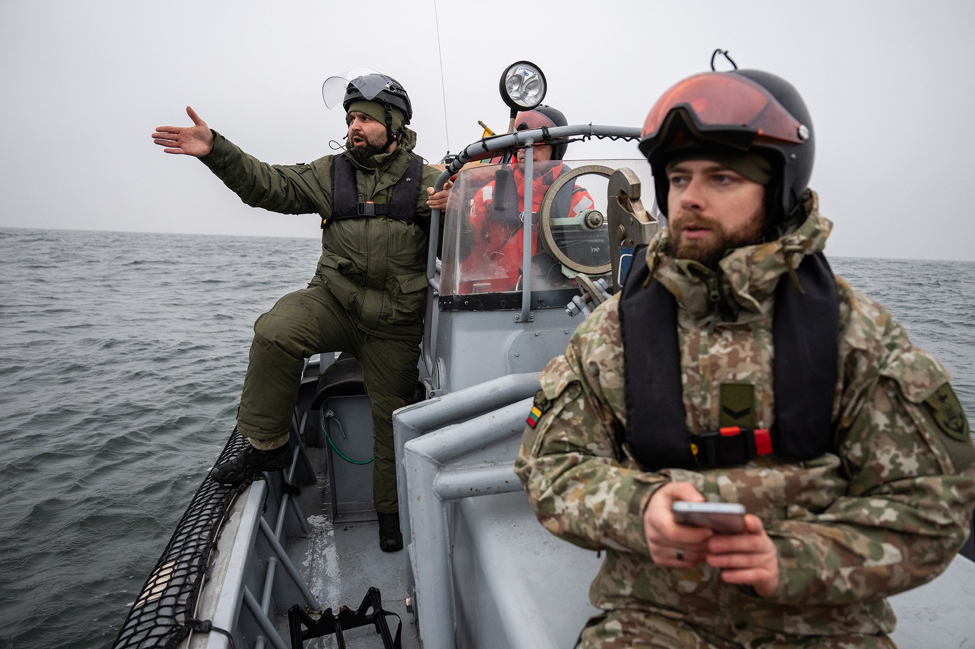 ...pak sonar vytáhnout a doručit k analýze. 
Autor: Matěj Stránský