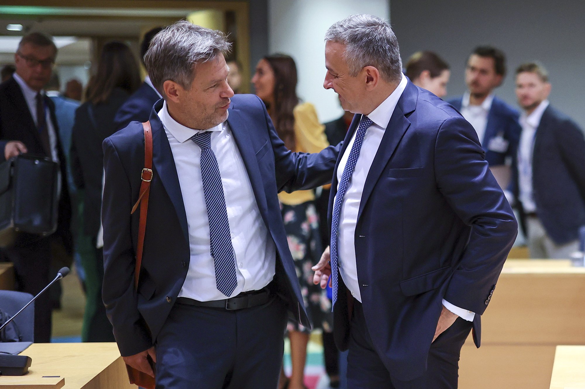 Vzal jsem si ho stranou.
Autor: ČTK / AP / Olivier Matthys