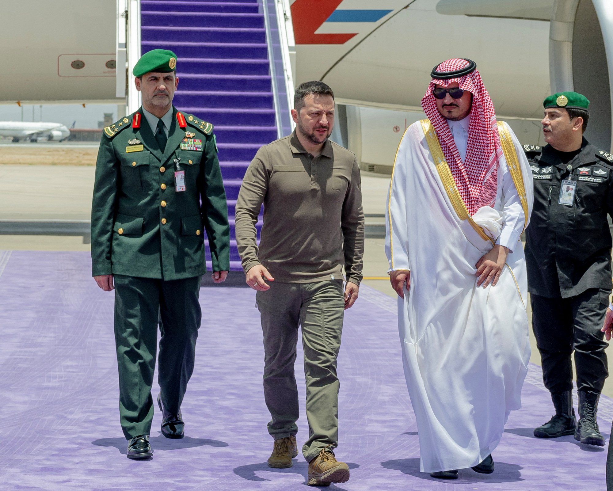 Volodymyr Zelenskyj přijíždí na summit Ligy arabských států 
Autor: SAUDI PRESS AGENCY