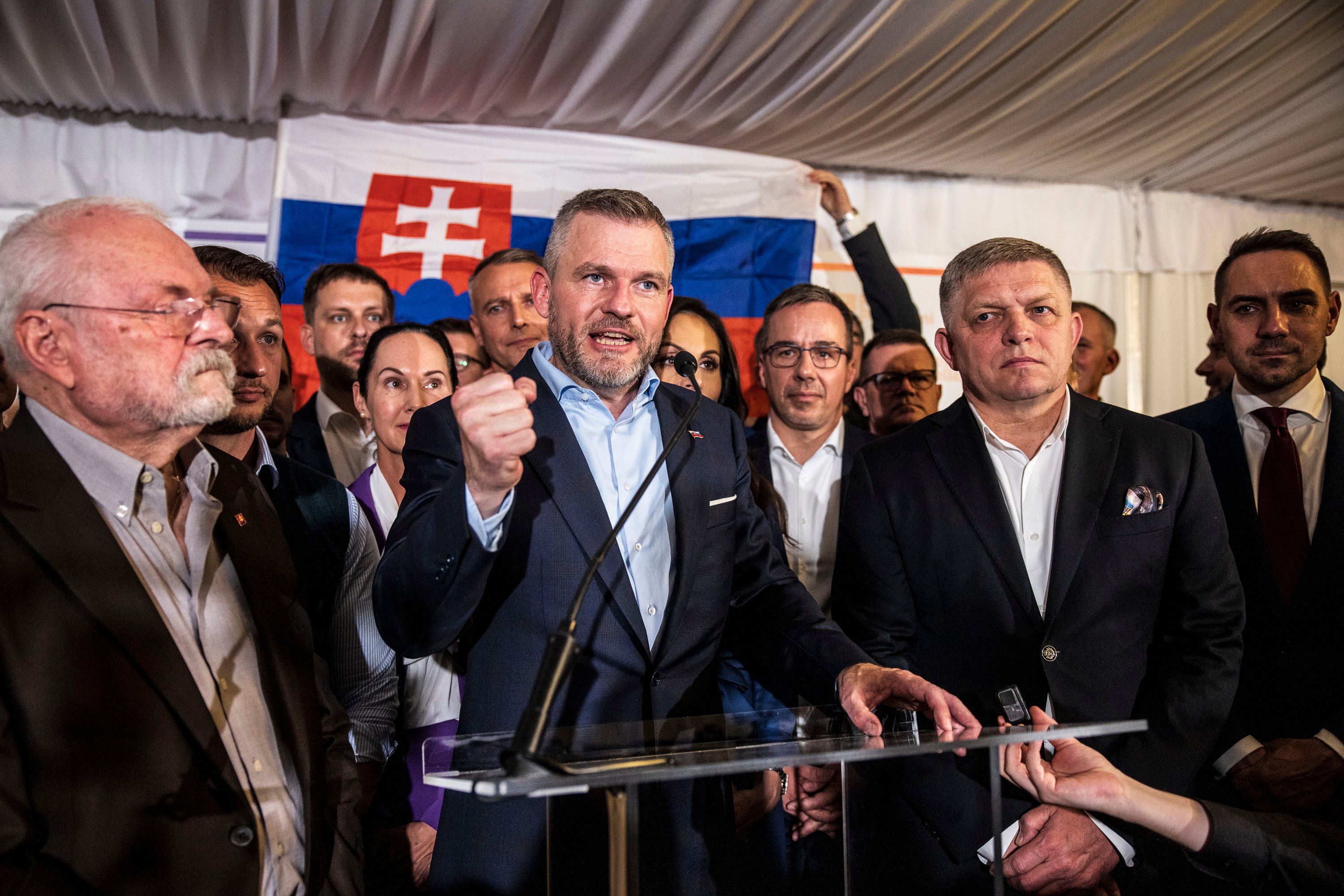 A nyní za vlast. (Peter Pellegrini při povolebním proevu)
Autor: Milan Jaroš