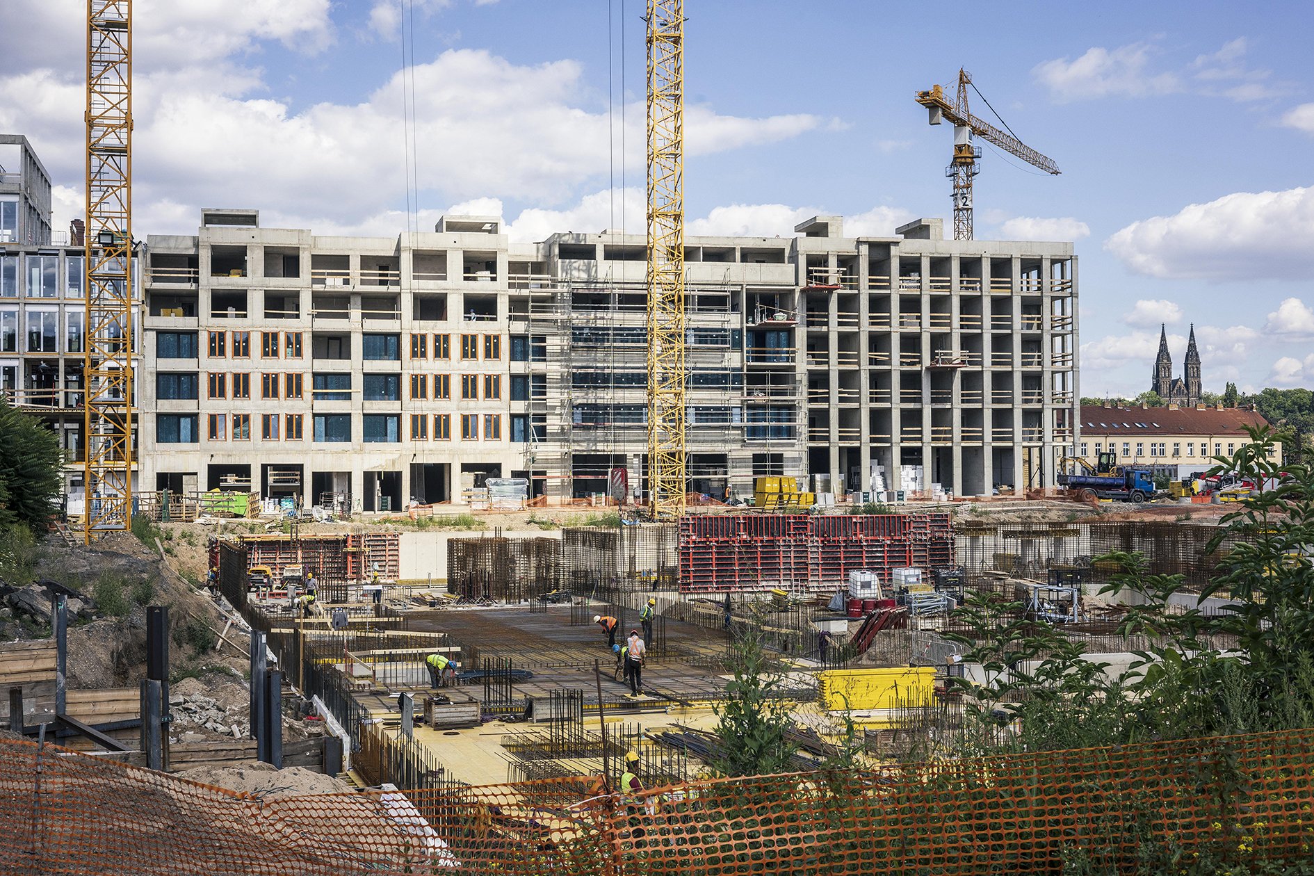 Zdroje i recepty jsou, chybí politická vůle. Proč na řešení krize bydlení nestačí stavět nové byty