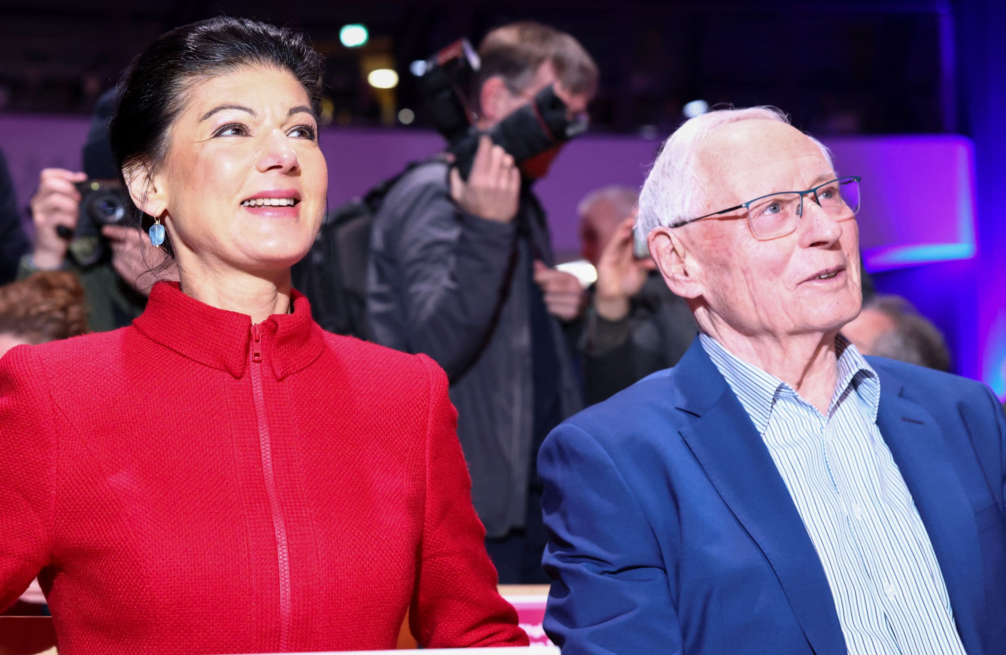 Sahra Wagenknecht (a její manžel Oskar Lafontaine) na prvním kongresu strany
Autor: REUTERS