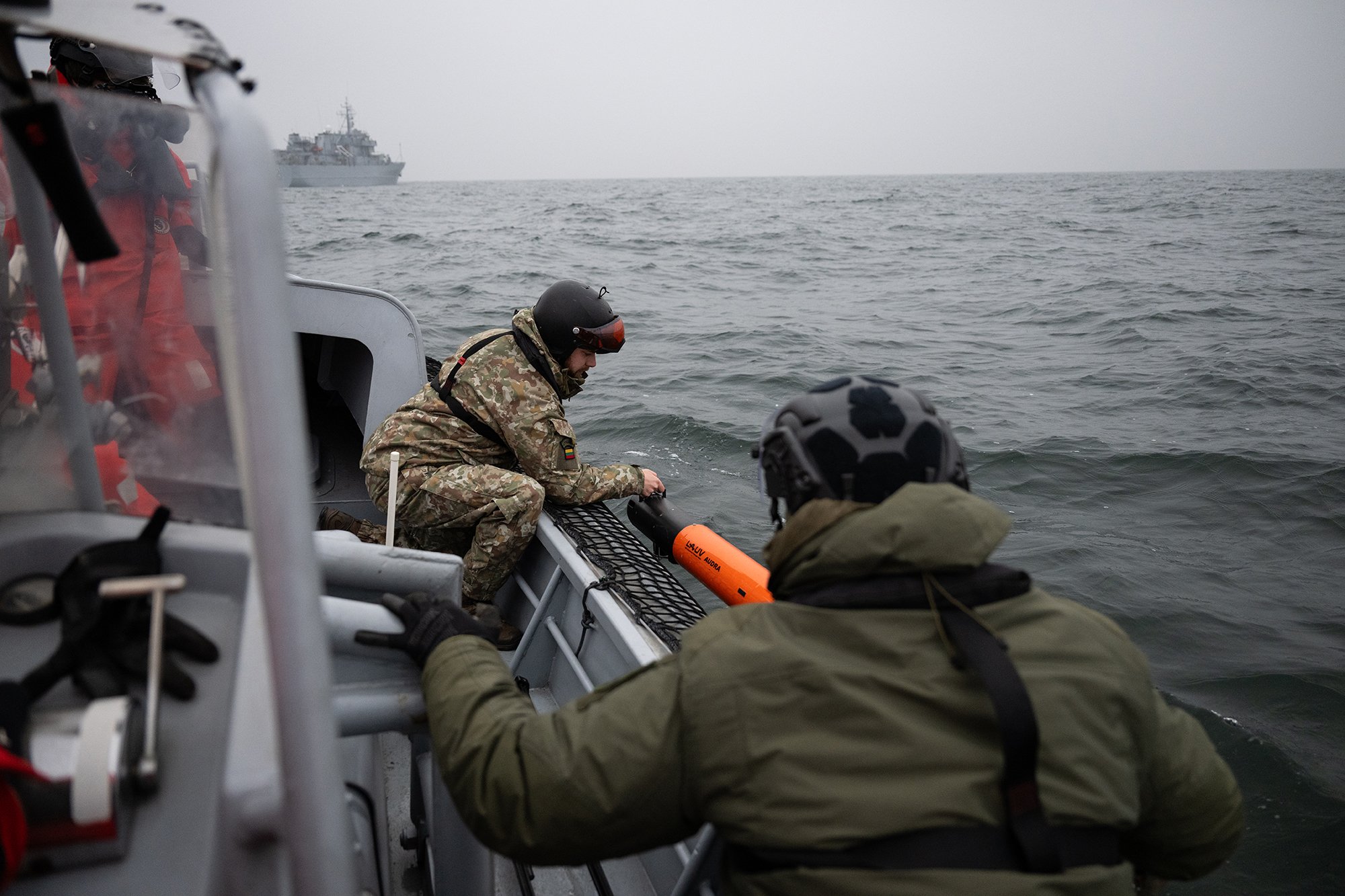 ...vypustit dron se sonarem...
Autor: Matěj Stránský