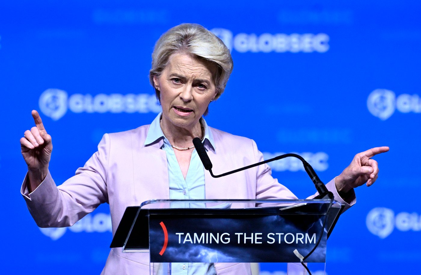 Jak Evropa přišla o iluze a Praha se ocitla v pomyslném oku bezpečnostních bouří