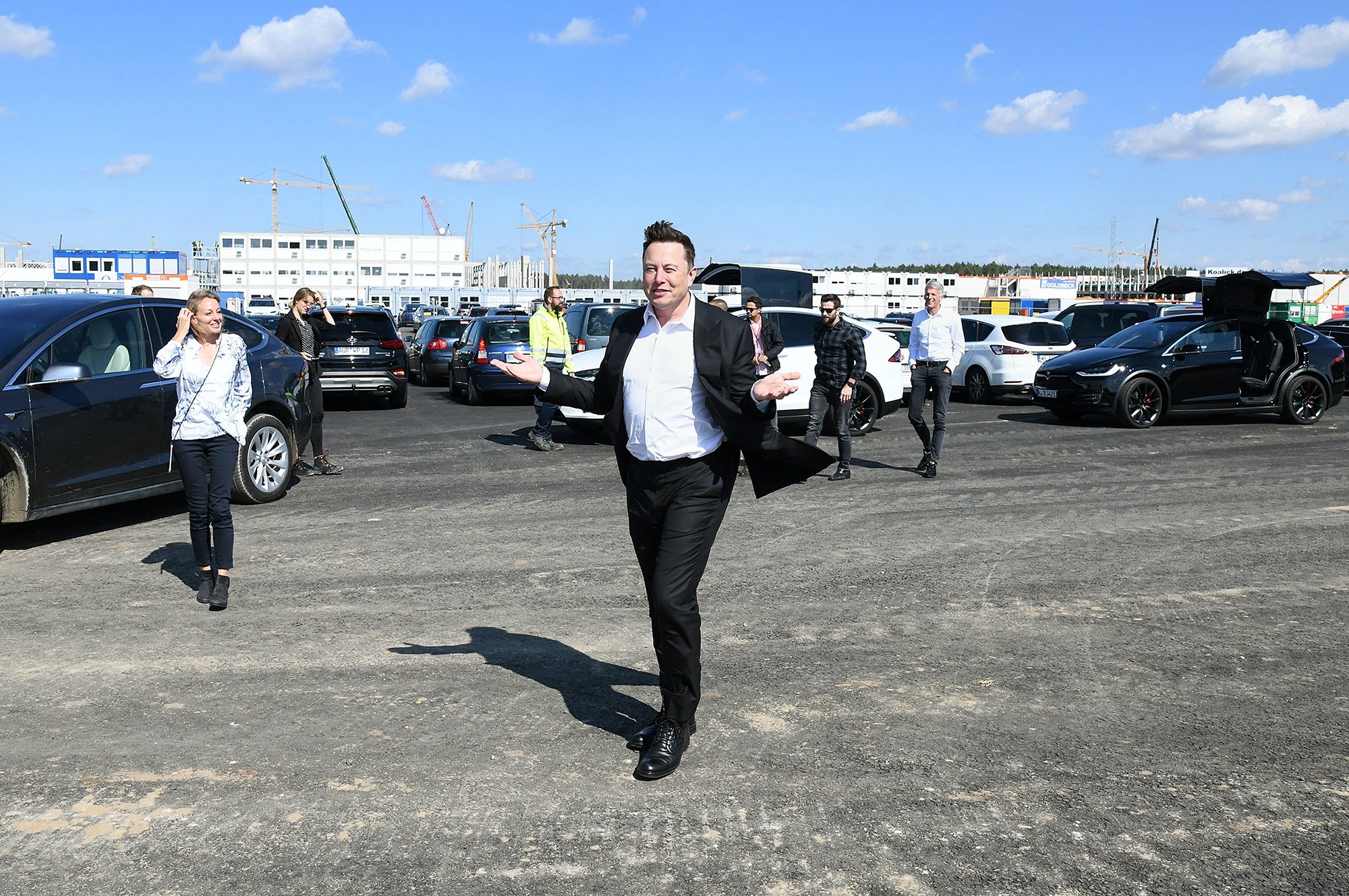 Ještě demokrat. (Elon Musk na staveništi gigafactory na výrobu baterií. Brandenburg, září 2020)
Autor: Profimedia