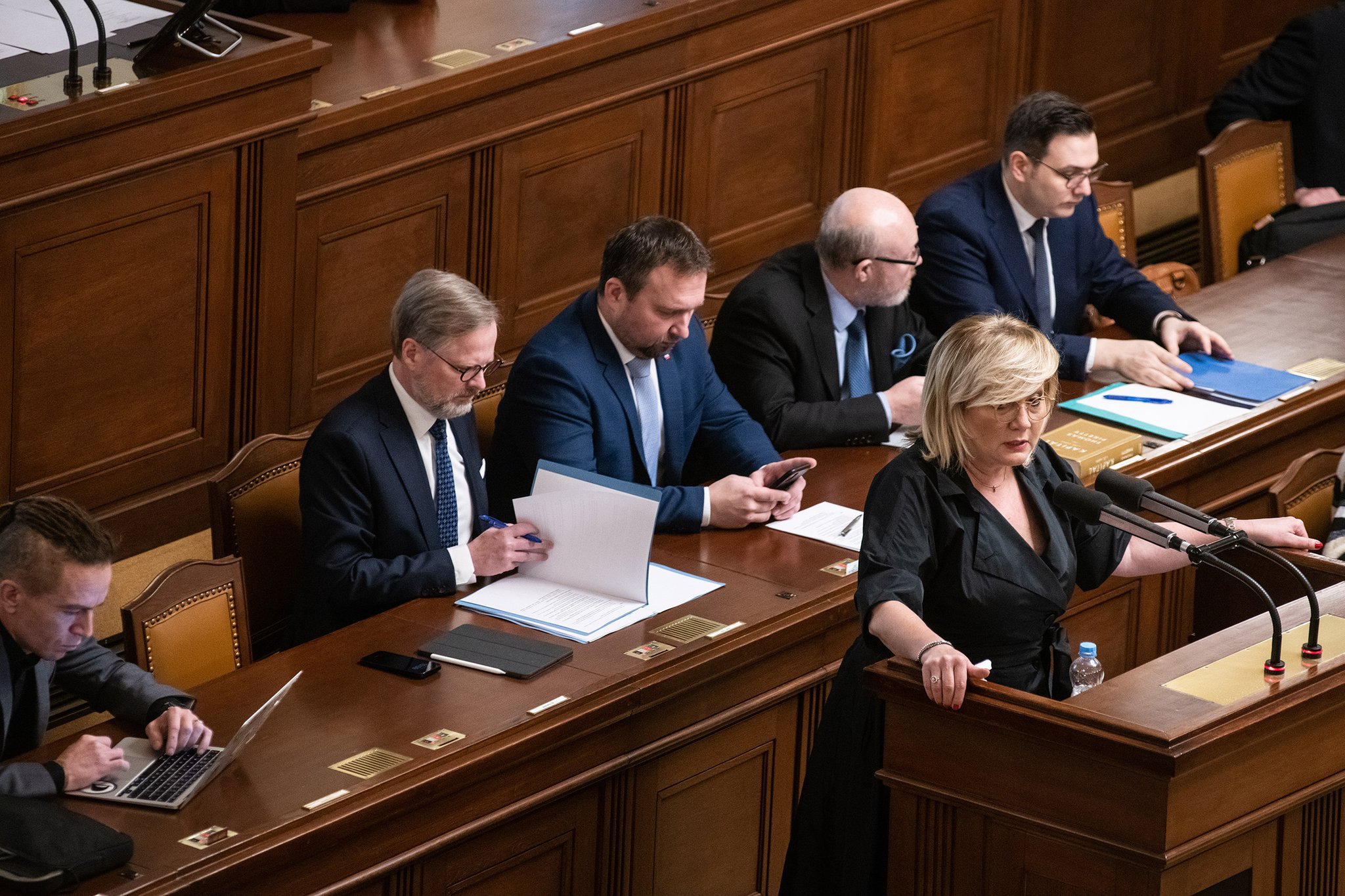 Přes sněmovní boje je Česko korespondenční volbě nejblíž za posledních 15 let