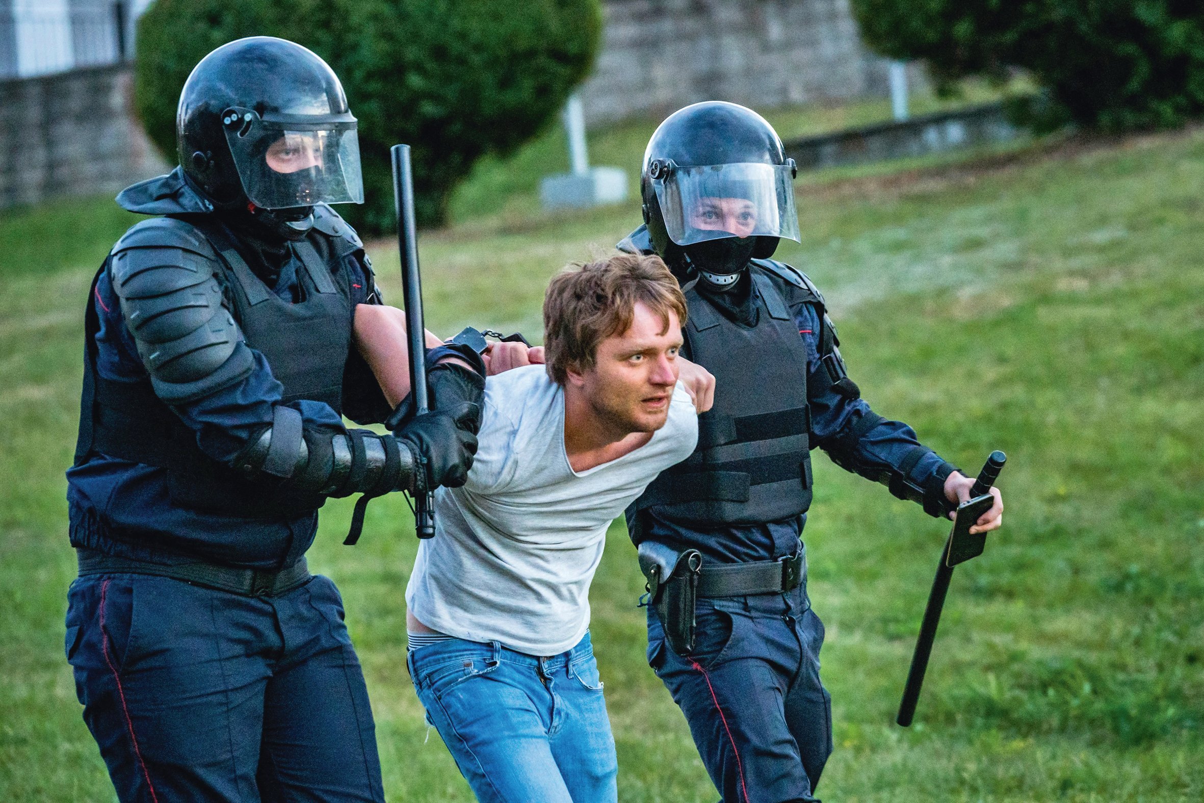 Zatknout tisíce lidí je možné... (Policejní zásah v Minsku)
Autor: Celestino Arce Lavin