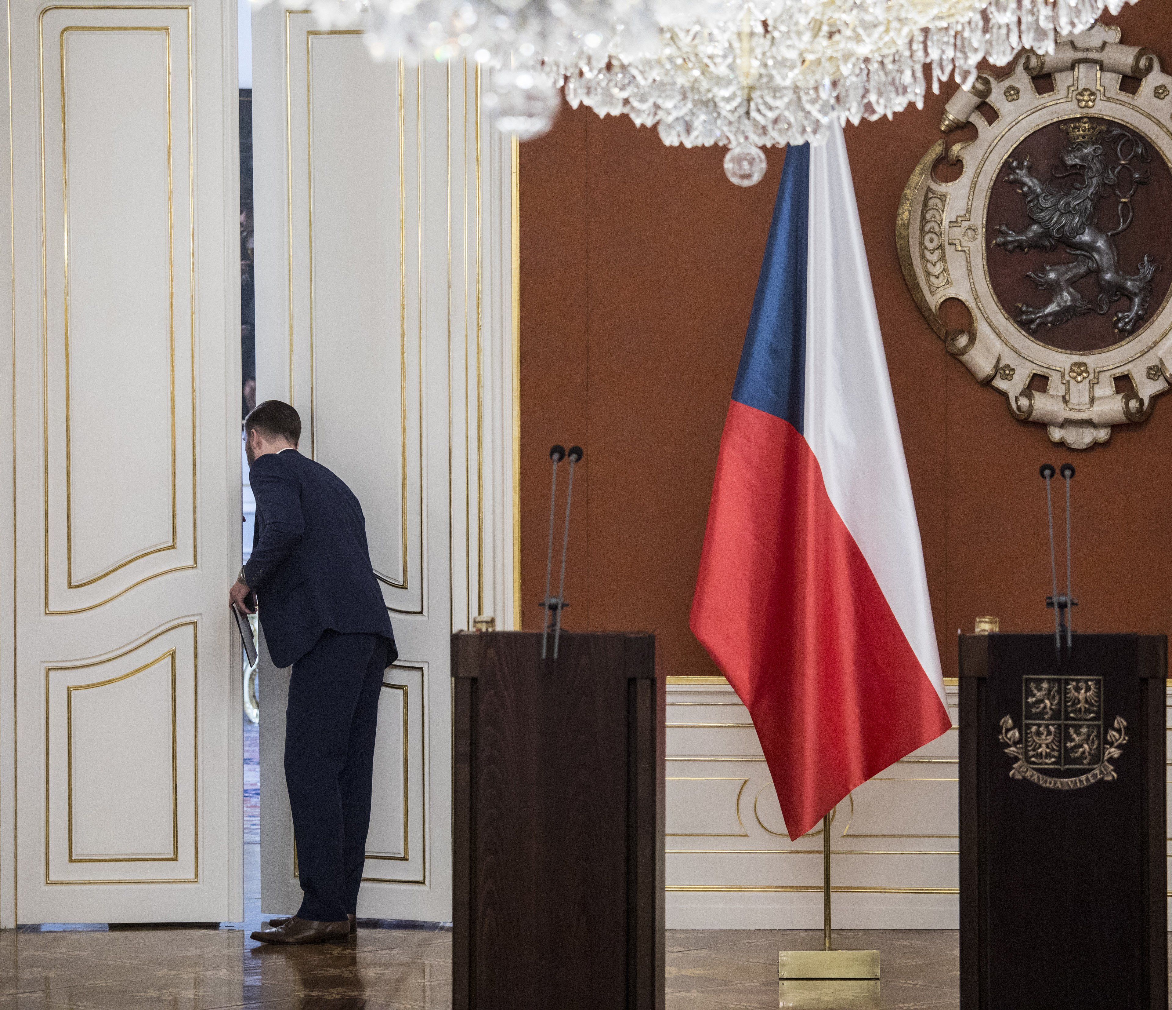 Pět návštěv u Zemanova lůžka