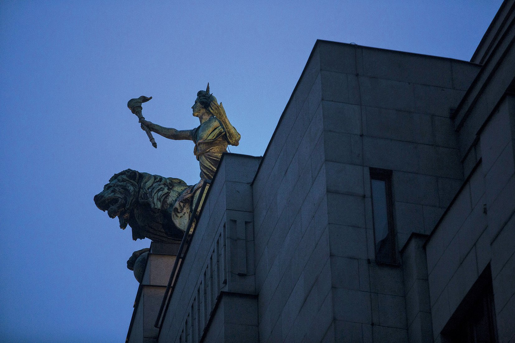 Příliš mnoho peněz