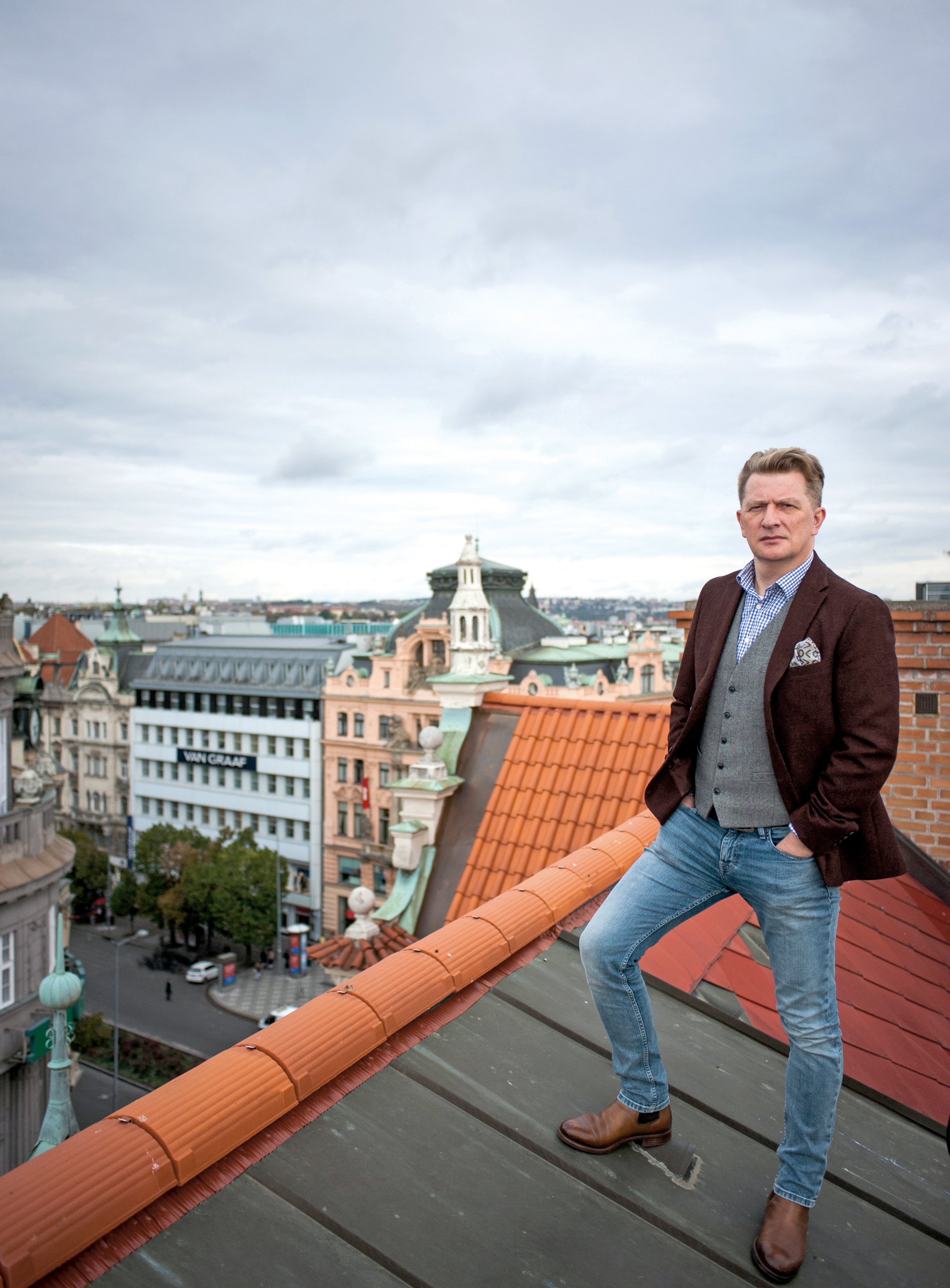 Poučeni historií nejsme