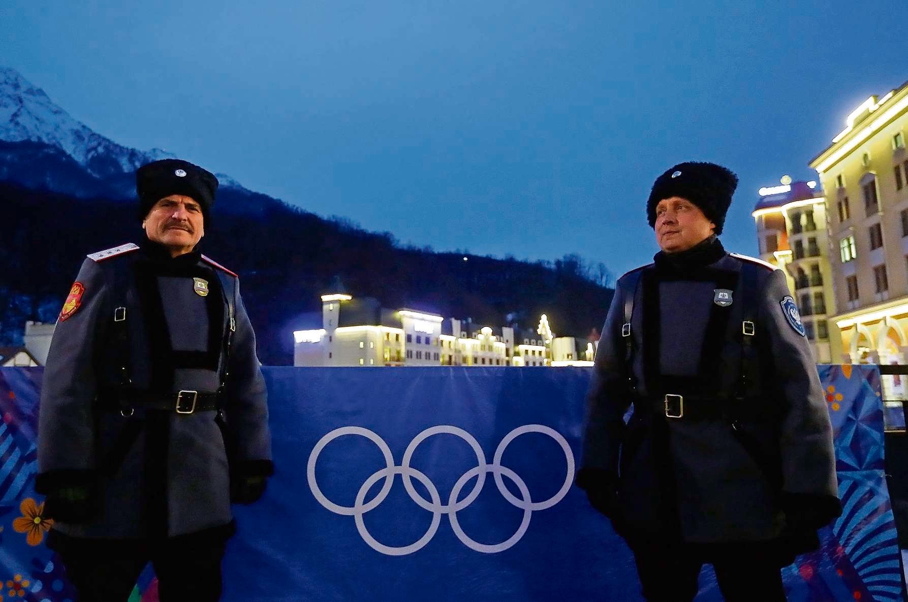 Soči se v době zimních olympijských her mění v pevnost, v oblasti operují desetitisíce ozbrojenců. Sportovci i diváci je budou potkávat doslova na každém kroku.
Autor: Globe Media /  Reuters
