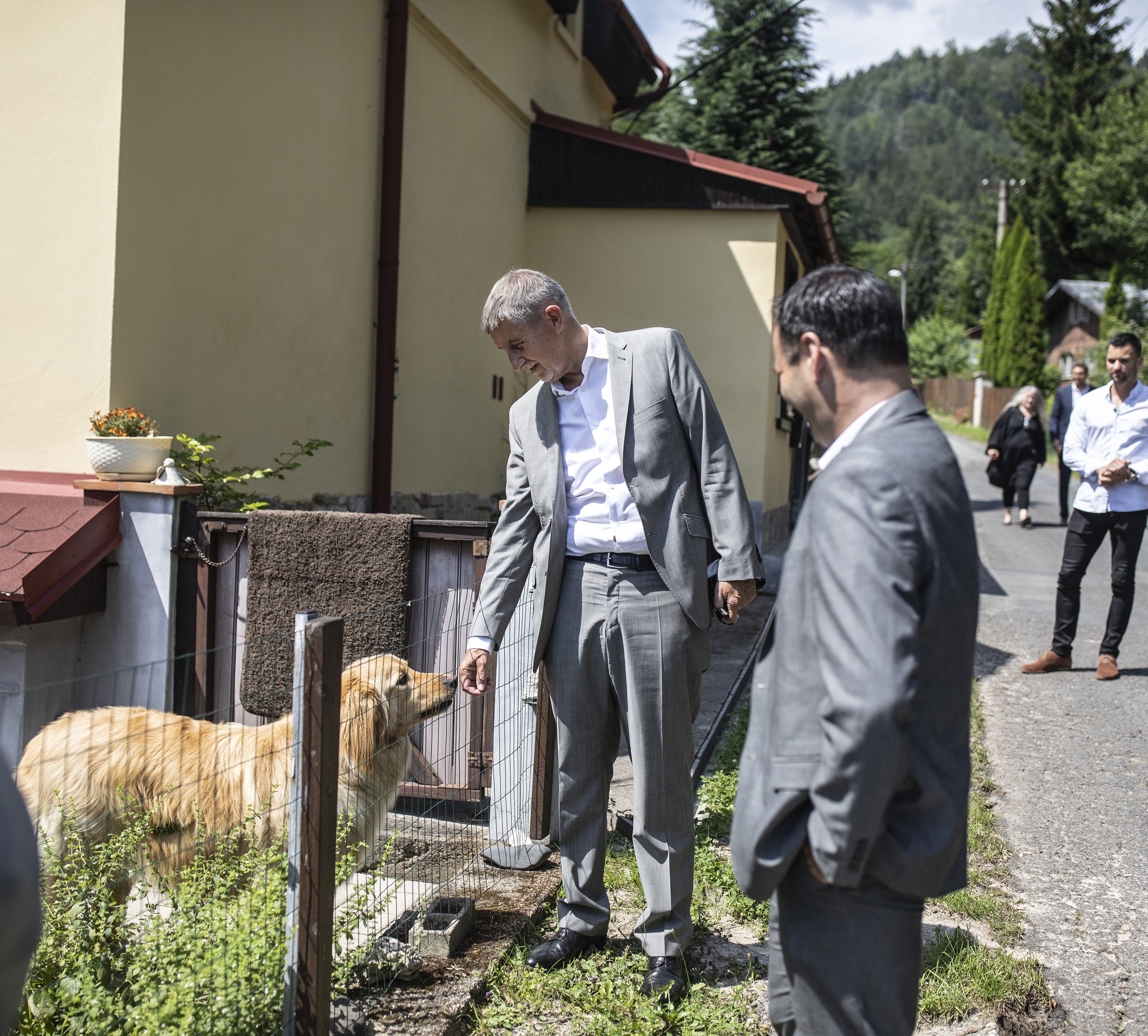 Kdo půjde s Babišem