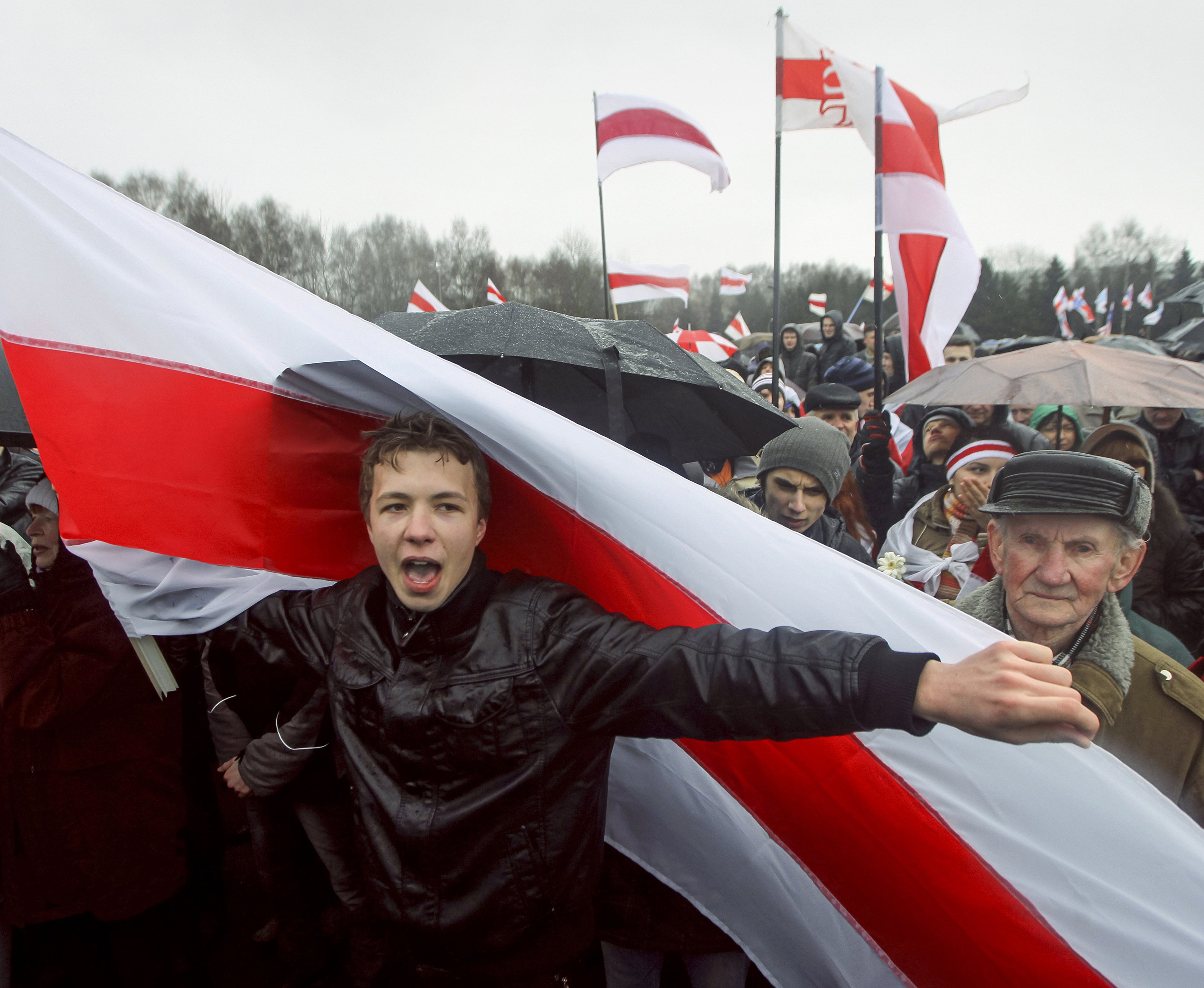 Disident a novinář unesený z letadla dostal osm let vězení