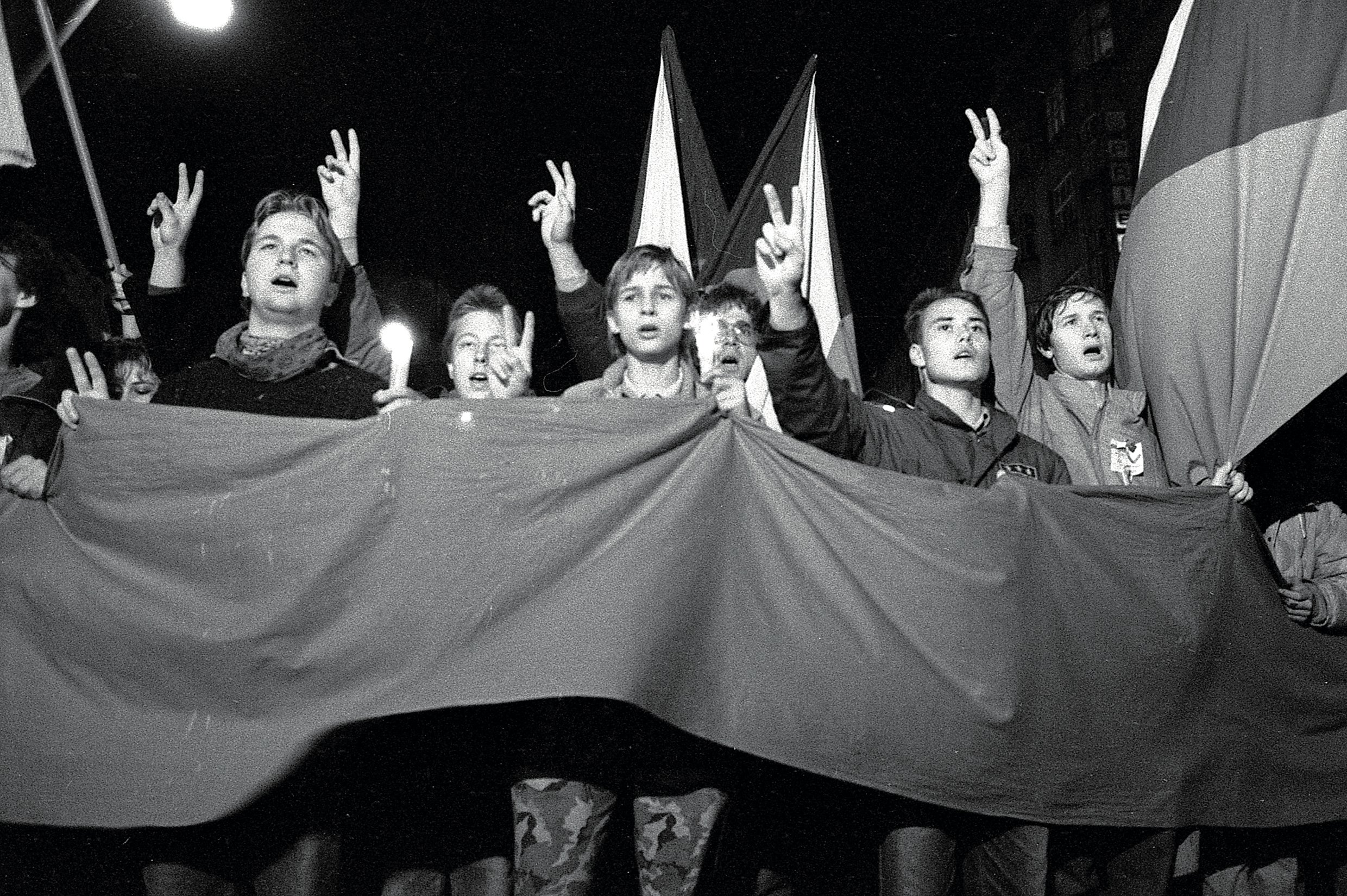 Význam 17. listopadu se vrací. Otázky hodnot a politické odpovědnosti