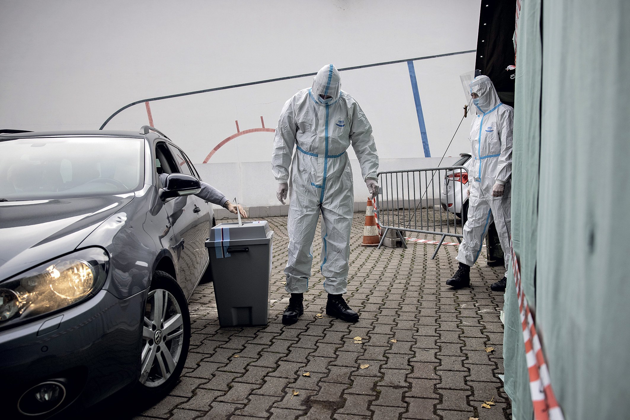 ...někde v obleku. (Beroun)