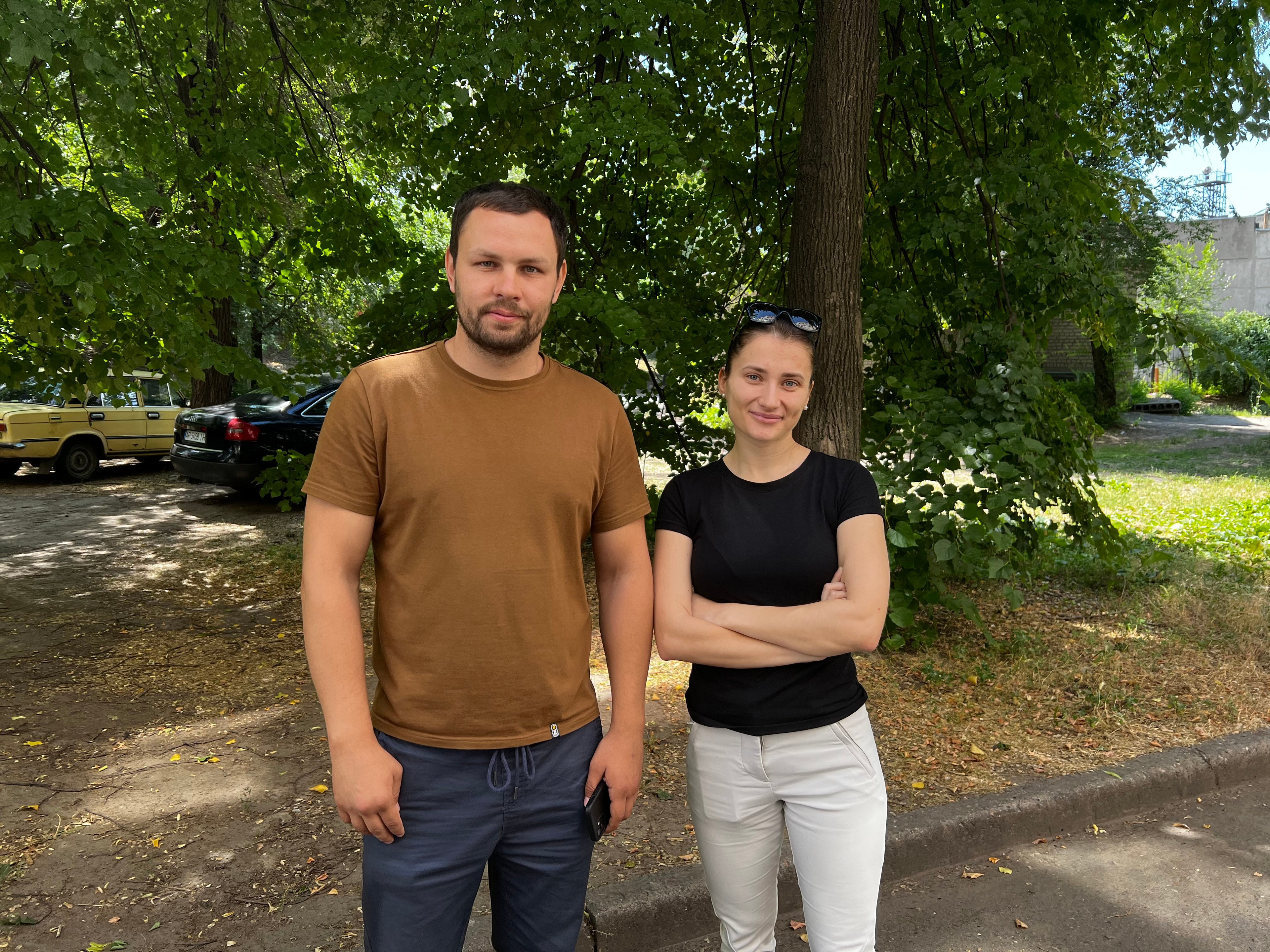 Skoro nic tam nefunguje. (Valerija a Askat)