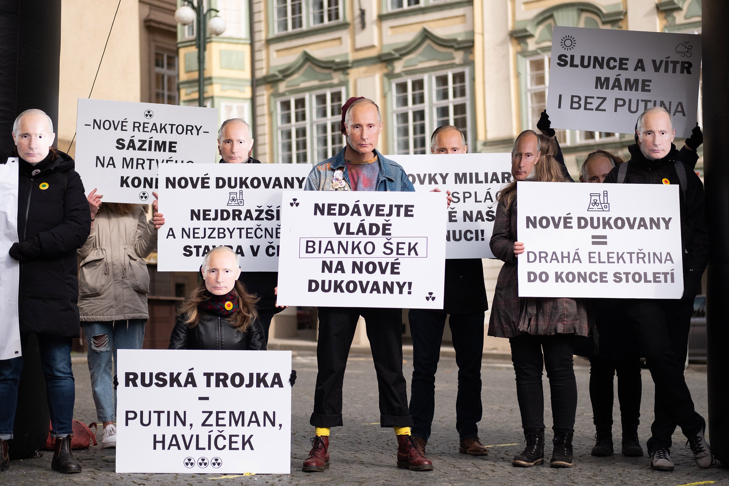 Happening Milionu chvilek a Hnutí Duha Ne jadernému tunelu Dukovany, duben 2021
Autor: Matěj Stránský