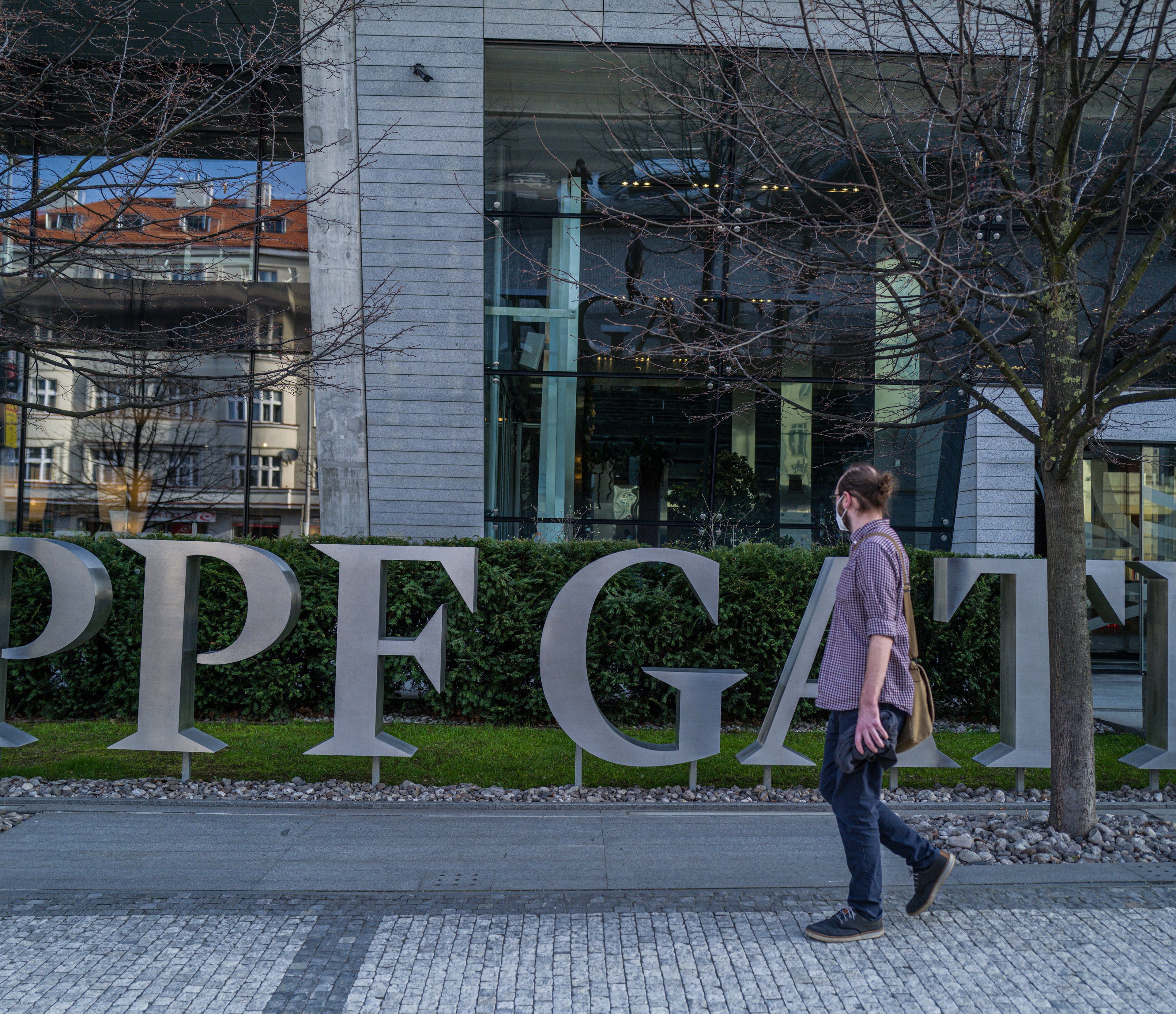 Neznámý Petr Kellner