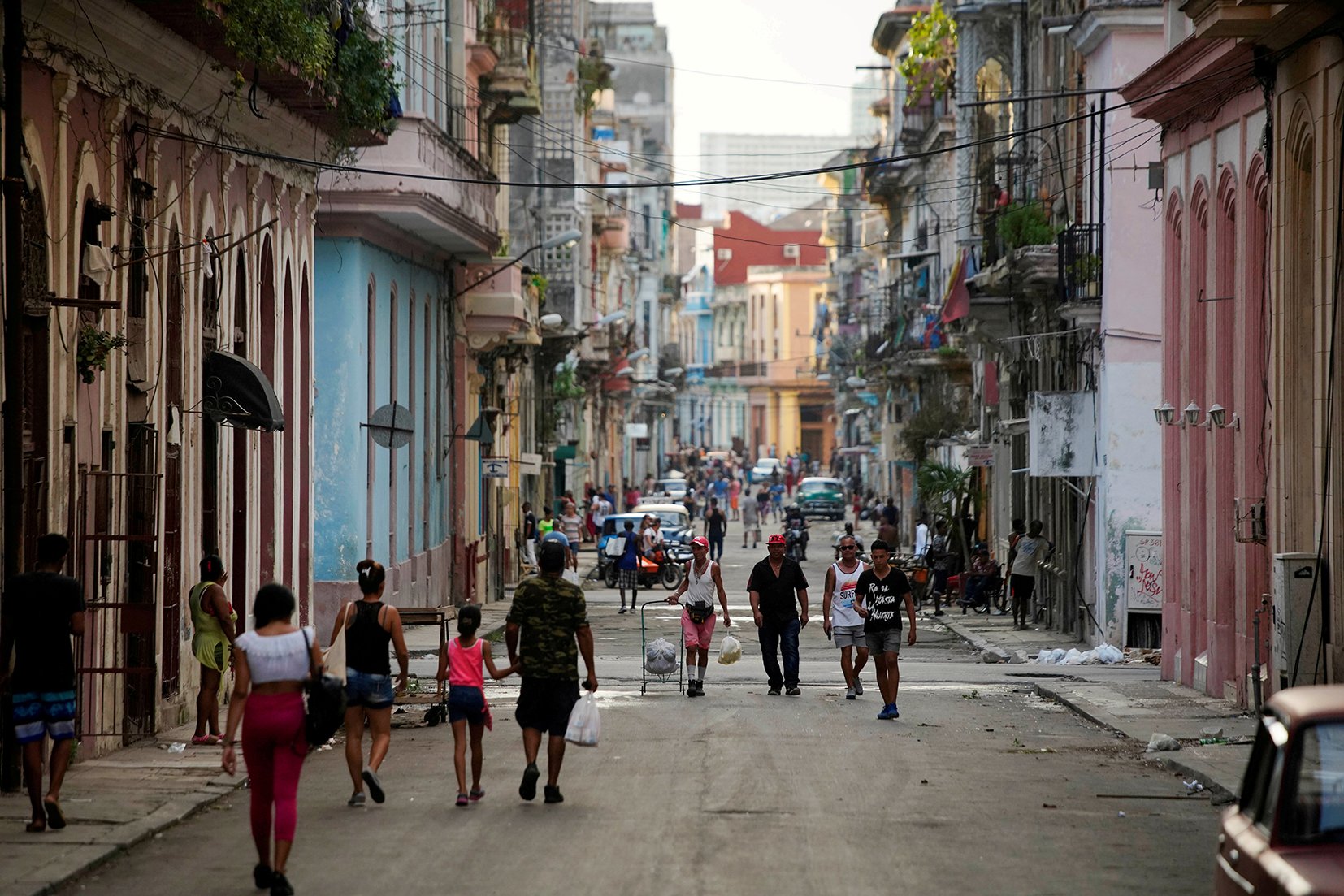 FILE PHOTO: A view of a street in downtown Havana, Cuba, November 9, 2019. Picture taken on November 9, 2019. REUTERS/Alexandre Meneghini//File Photo