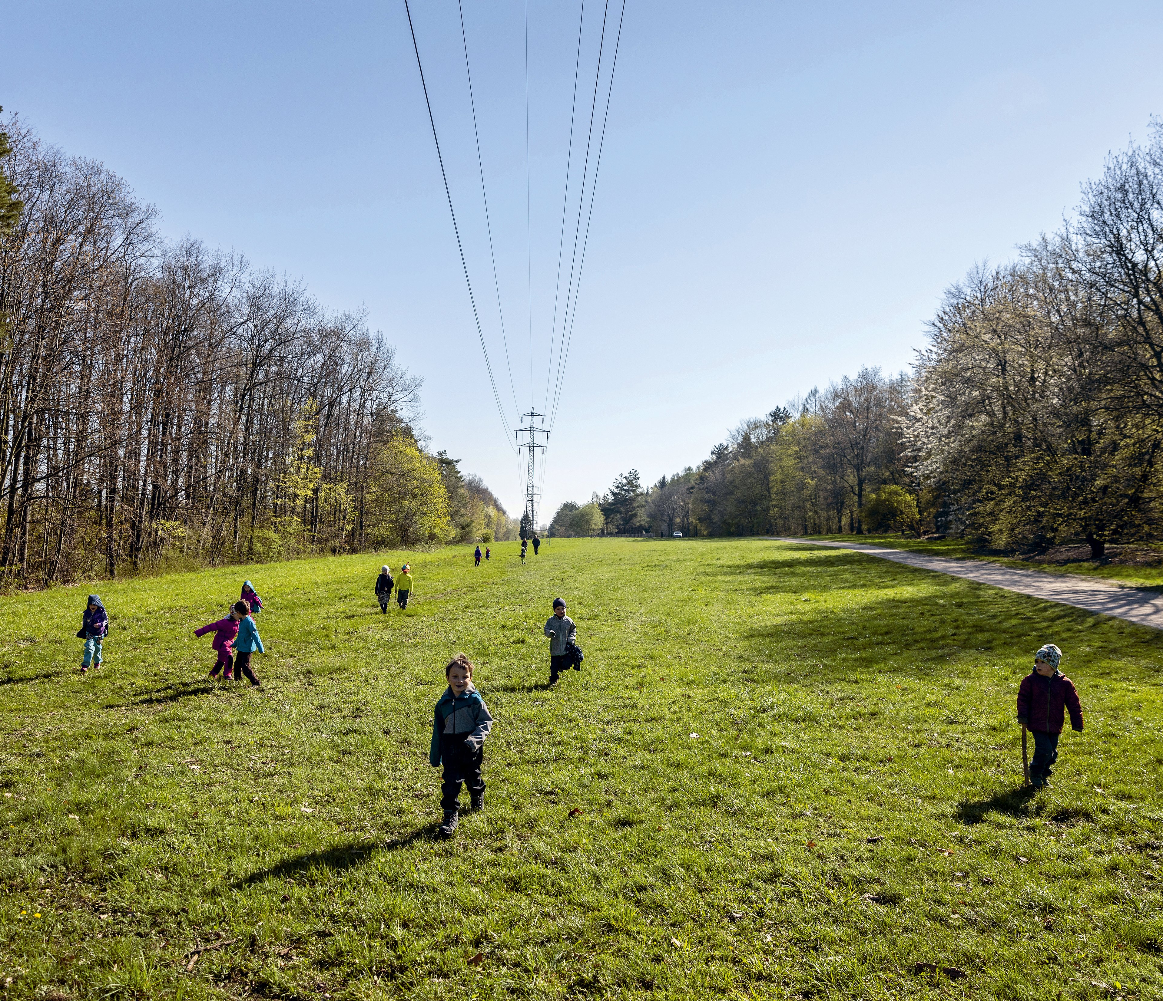 Kam zmizelo dětství a jaká bude generace, která místo na dvorku vyrůstá na mobilu