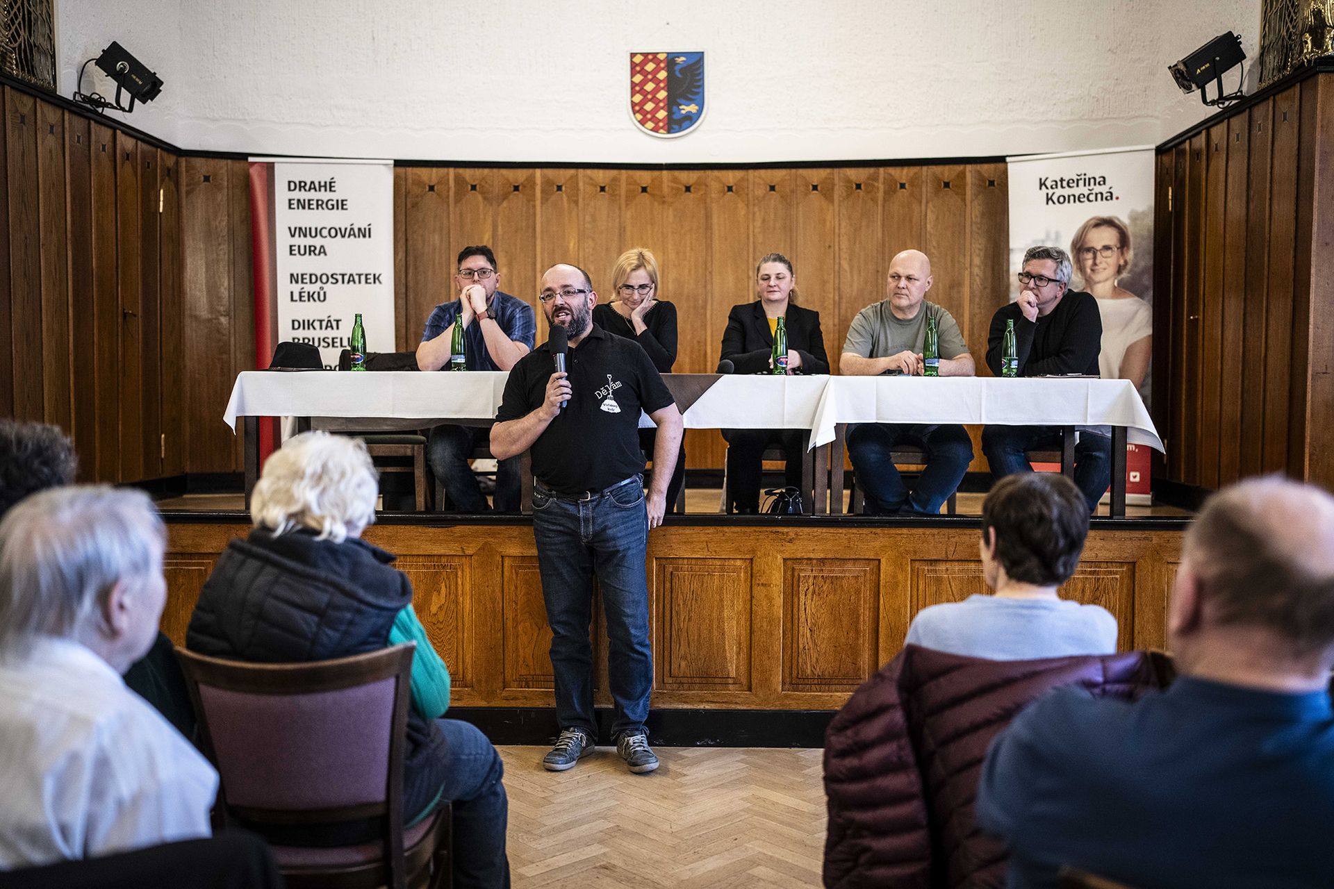 Konečná si s Vidlákem poradí. Ale Turkovi motory a auta do voleb stačit nebudou