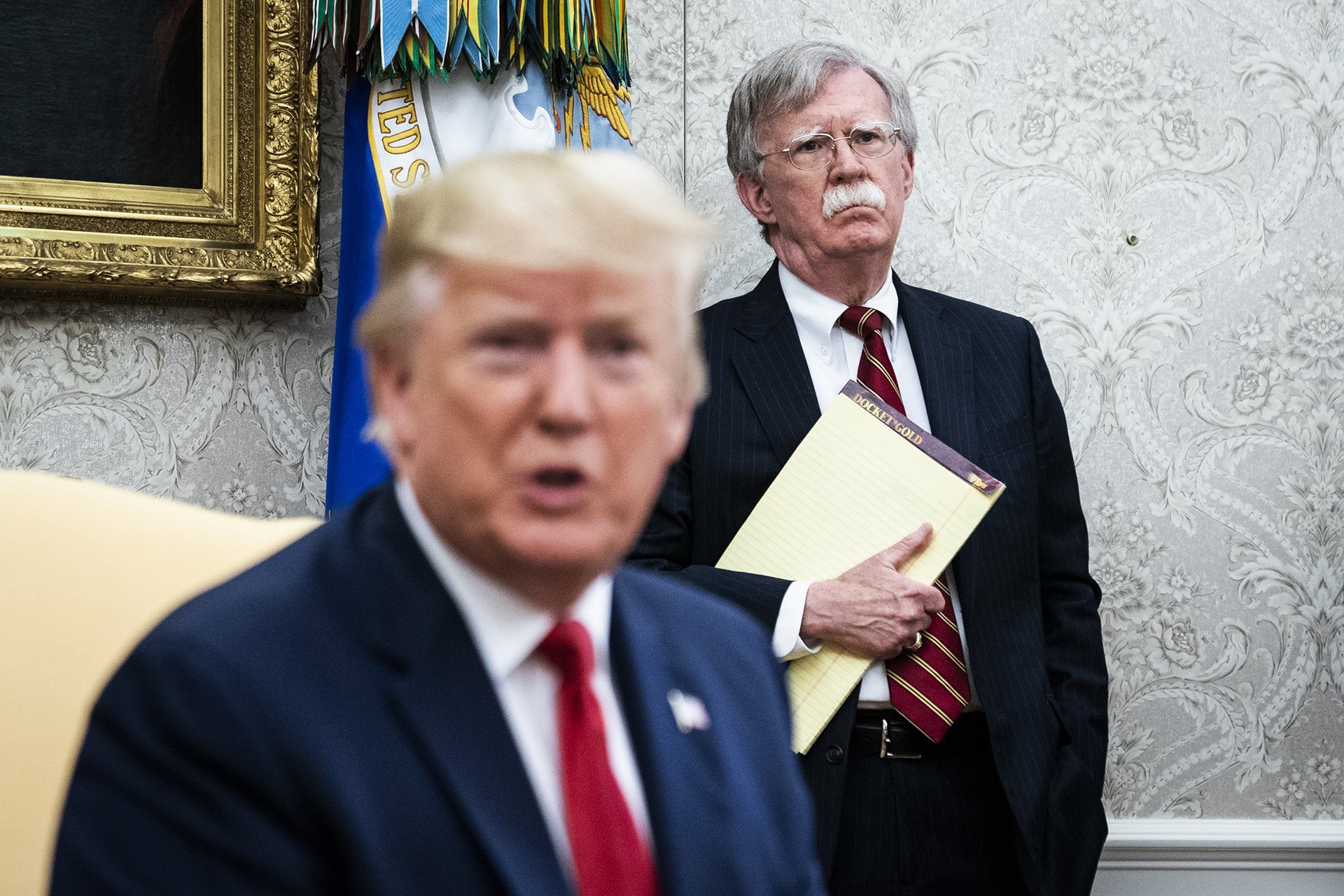 John Bolton s Donaldem Trumpem, kdy působil jako jeho bezpečnostní poradce, na setkání s nizozemským premiérem Markem Ruttem v Bílém domě, 18. července 2019. 
Autor: The Washington Post via Getty Images