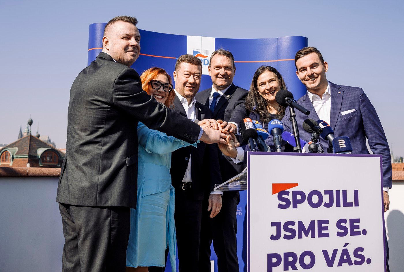 Praha 21.03.2025   TK Vlastenecké síly se spojují: SPD, Svobodní, Trikolora a PRO společně do voleb! Tomio Okamura (SPD), Libor Vondráček (Svobodní), Zuzana Majerová (Trikolora), Jindřich Rajchl (PR|O), Markéta Šichtařová (Svobodní). Hotel Rott.  © MAFRA
Autor: - PETR TOPIČ / MFDNES + LN / Profimedia