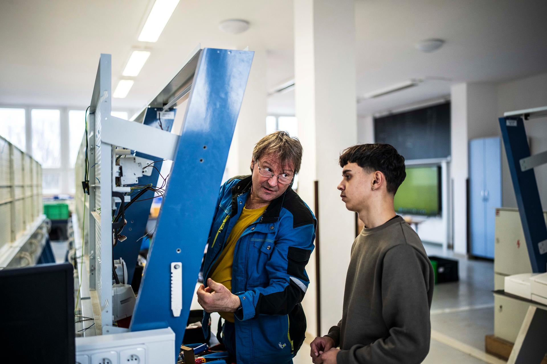 Tady to zapoj a bude to fungovat. (Mistr Miroslav Bureš v akci)
Autor: Milan Jaroš