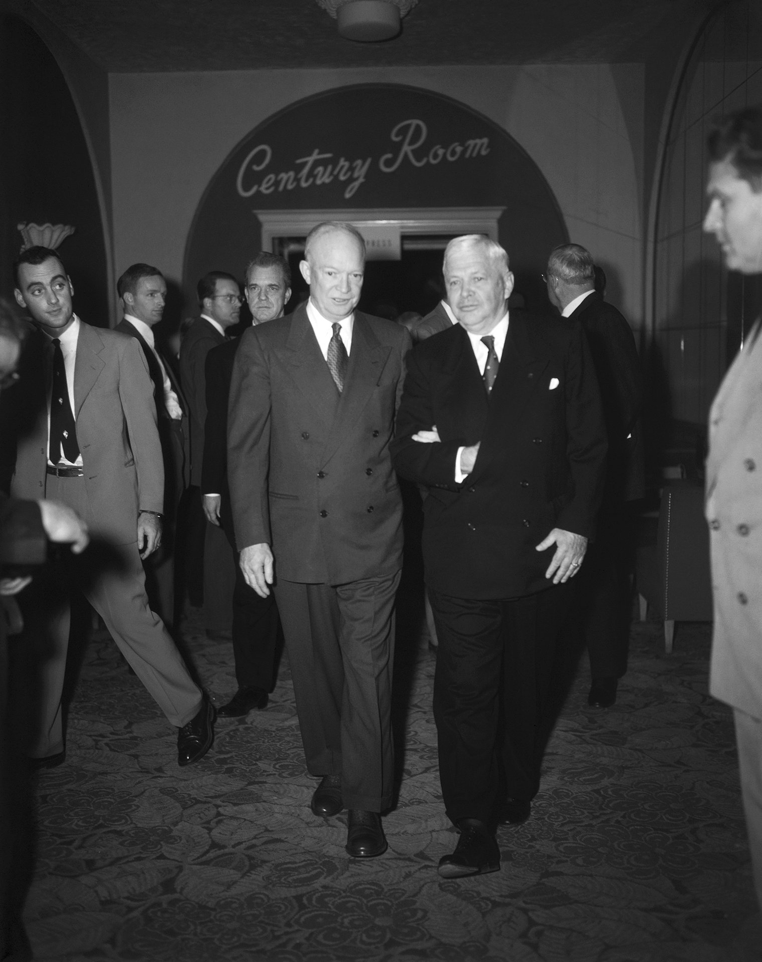 Státní zájem nebo firemní? Prezident Dwight Eisenhower a ministr obrany a bývalý šéf společnosti General Motors Charlie Wilson.
Autor: Bettmann Archive