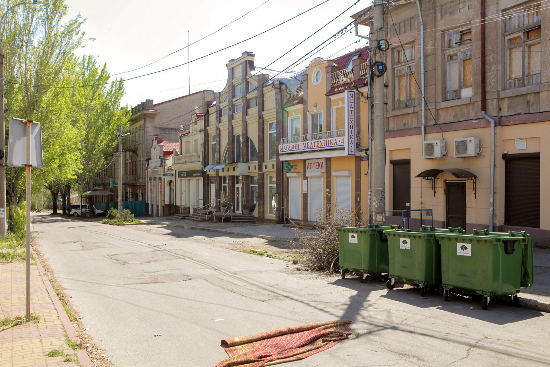 Rusové jsou tu jen přes řeku Dněpr. Cherson.