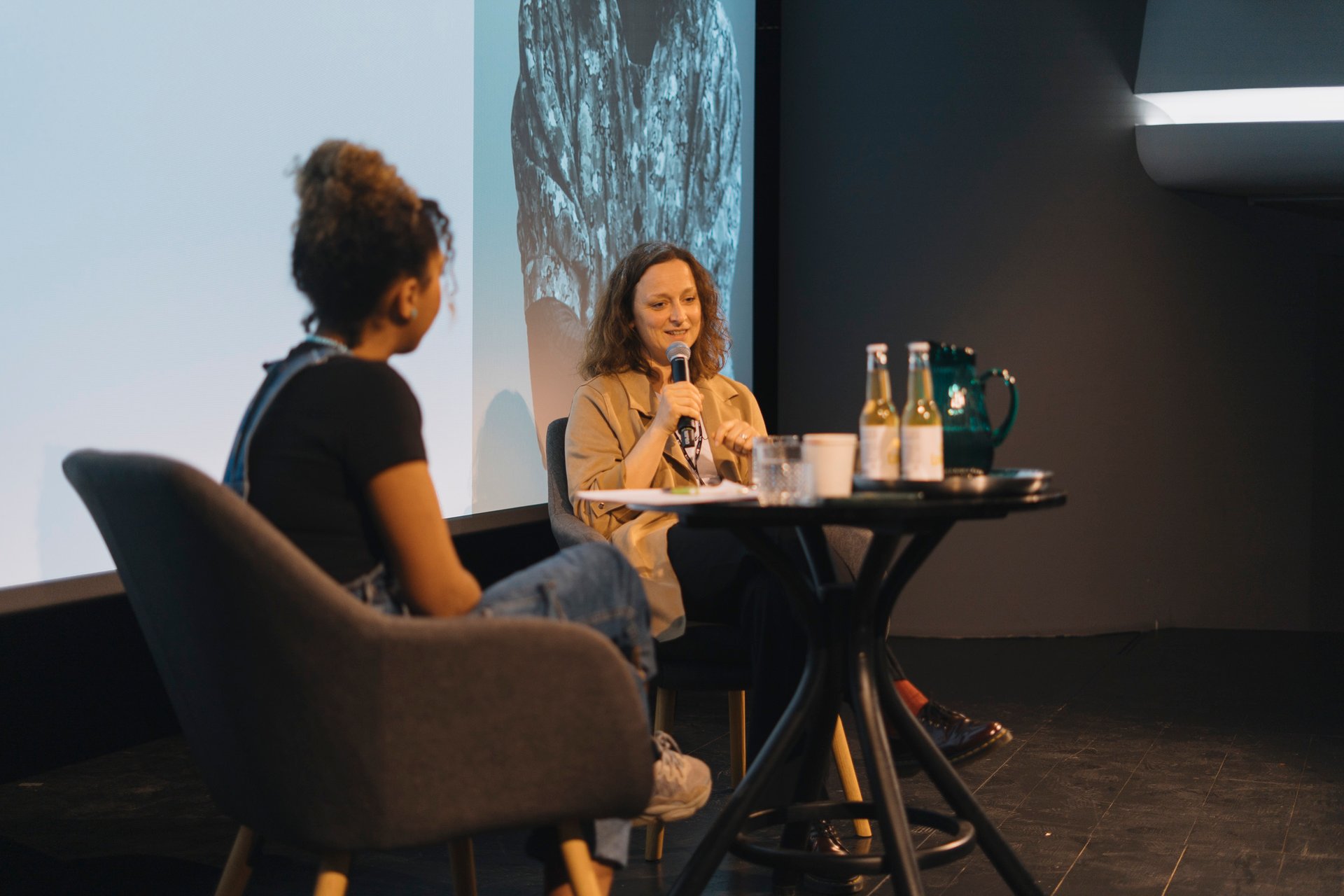 Jazyk se nejlíp naučíte přirozeně jako malé děti. Znalost řečí a akcentů pomáhá mazat předsudky