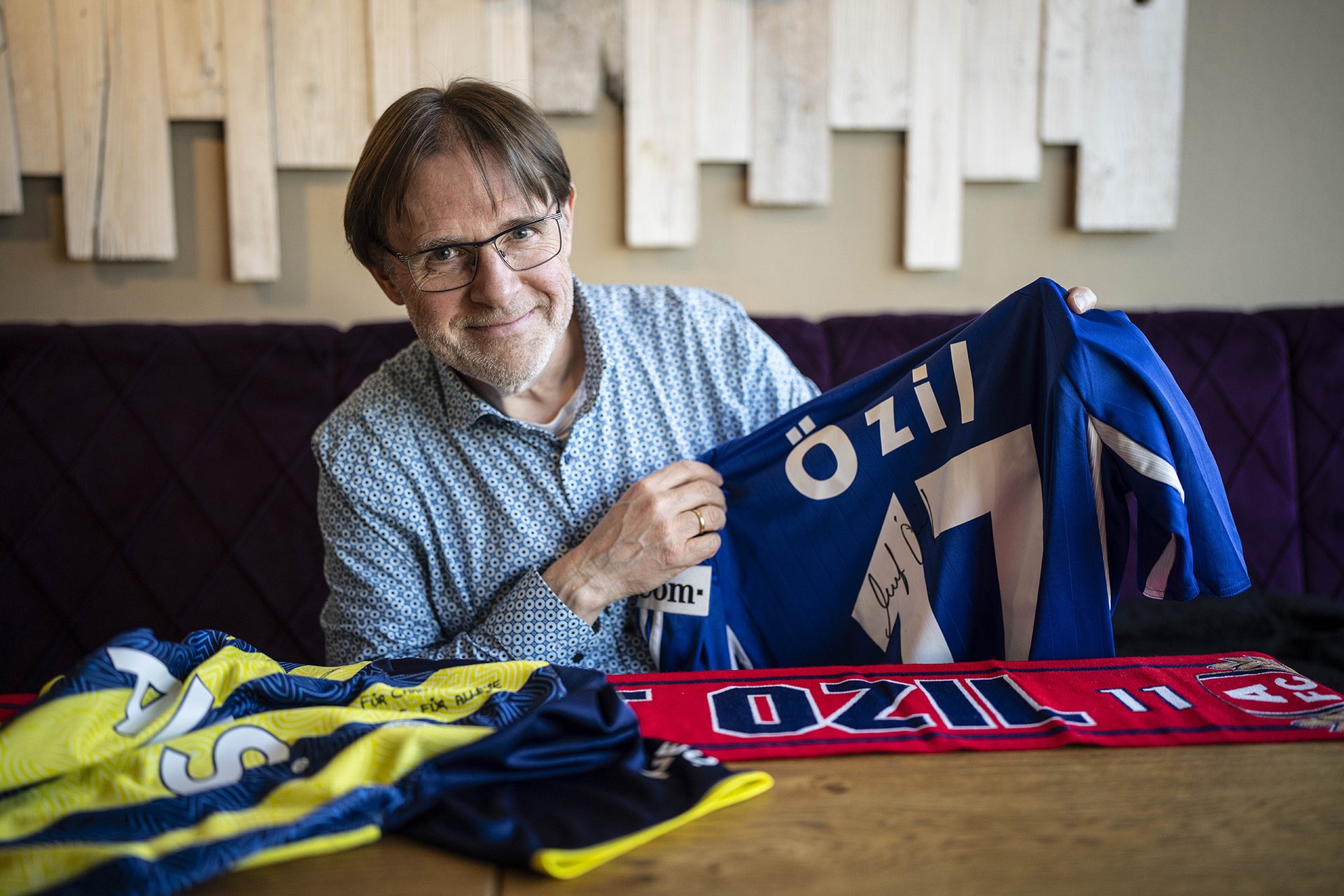  „Soudit ho nechci a nebudu. Vím o tom všem příliš málo.“ (Özilův bývalý učitel Christian Krabbe)
Autor: Milan Jaroš