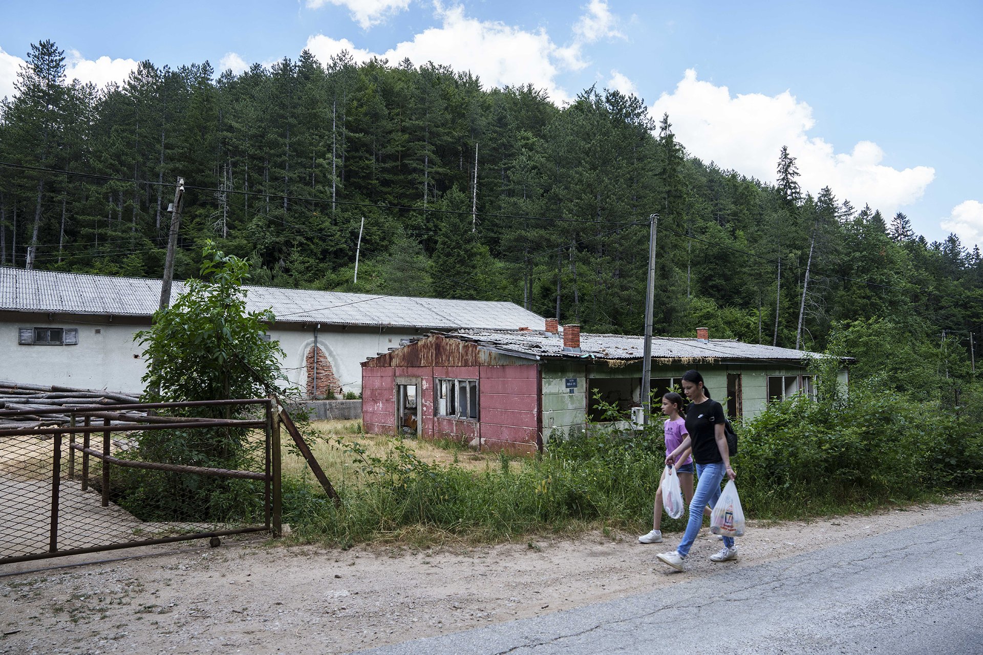 Lágr Sušica ve Vlasenici. V prvním roce války zde nějaký čas strávilo několik tisíc lidí. Mnozí z nich tu i zemřeli.
Autor: Milan Jaroš