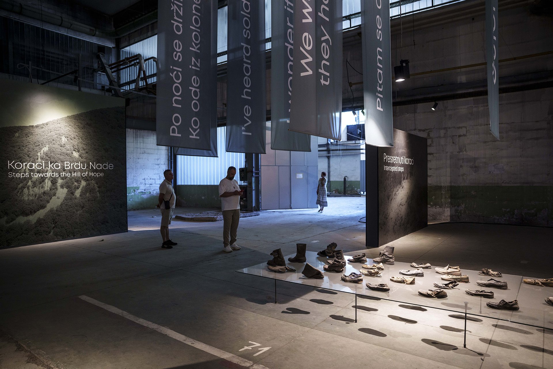 Tisíce lidí se pokusilo zachránit. Pochod smrti jich přežil jen zlomek. Památník Potočari.
Autor: Milan Jaroš