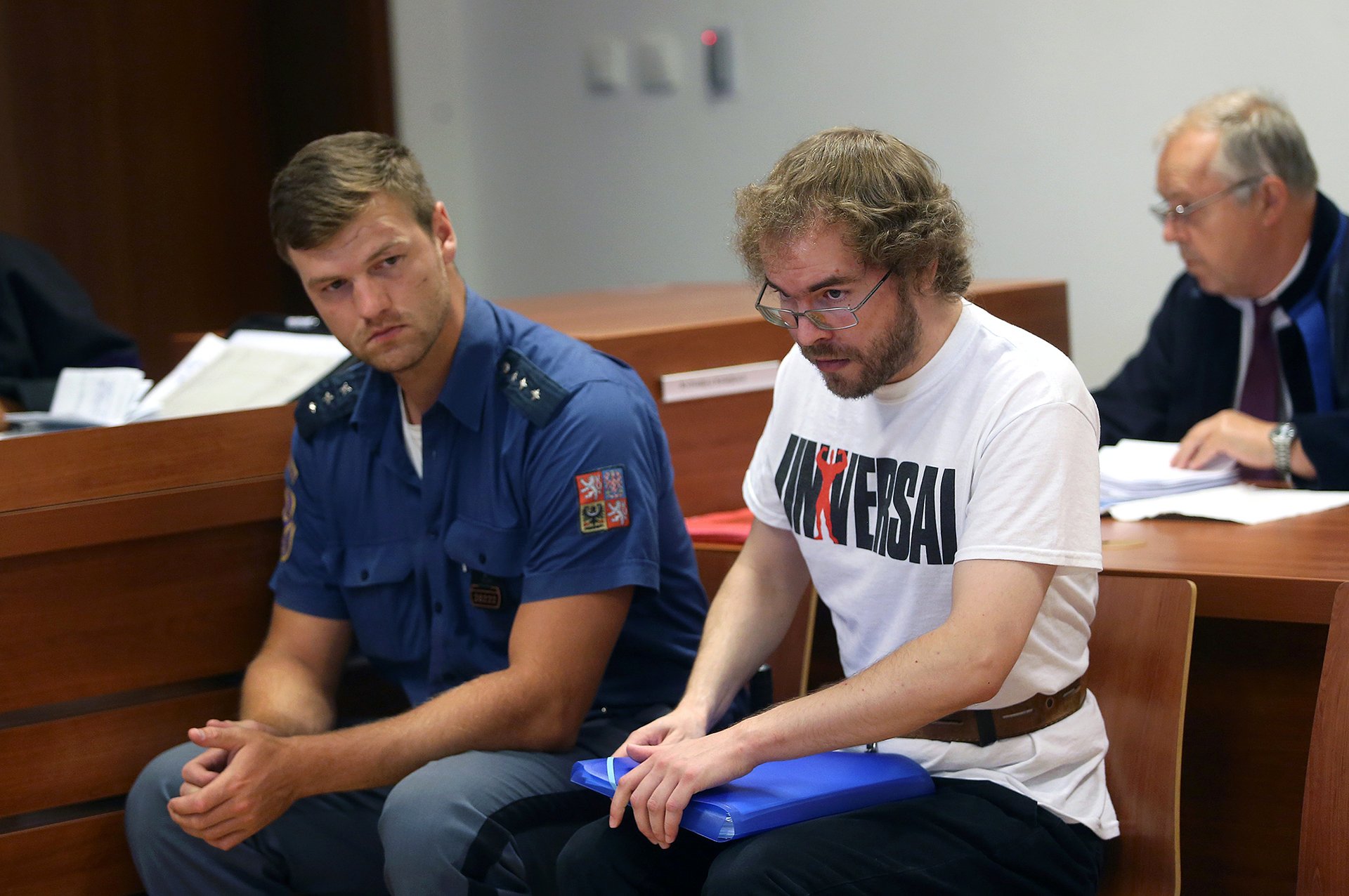 Zase do vězení… tentokrát za pokus o uplacení. (Petr Křístek u Městského soudu v Brně) 
