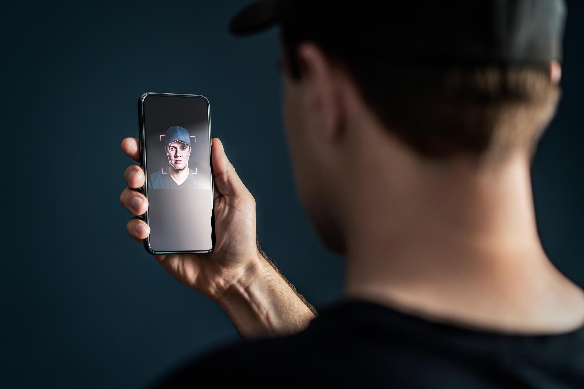 Face recognition with facial scan in phone. Identification and verification to unlock smartphone. Deep fake technology. Man using cellphone. AI mobile tech and biometric id authentication. Data access
Autor: - / DPphoto / Profimedia