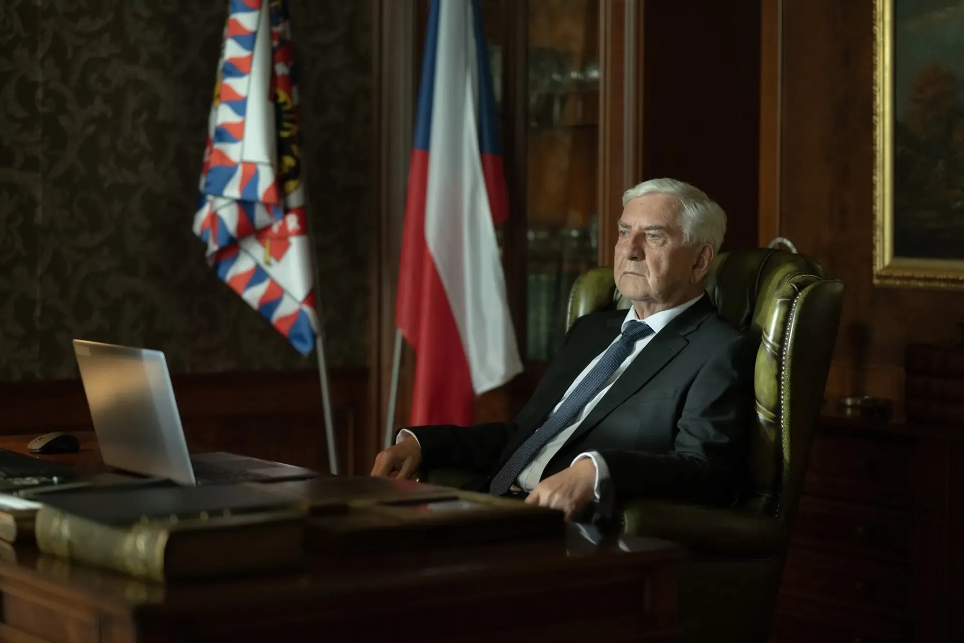 Český prezident ztvárněný Miroslavem Donutilem v minisérii Moloch
Autor: Richard Hodonický / Canal+