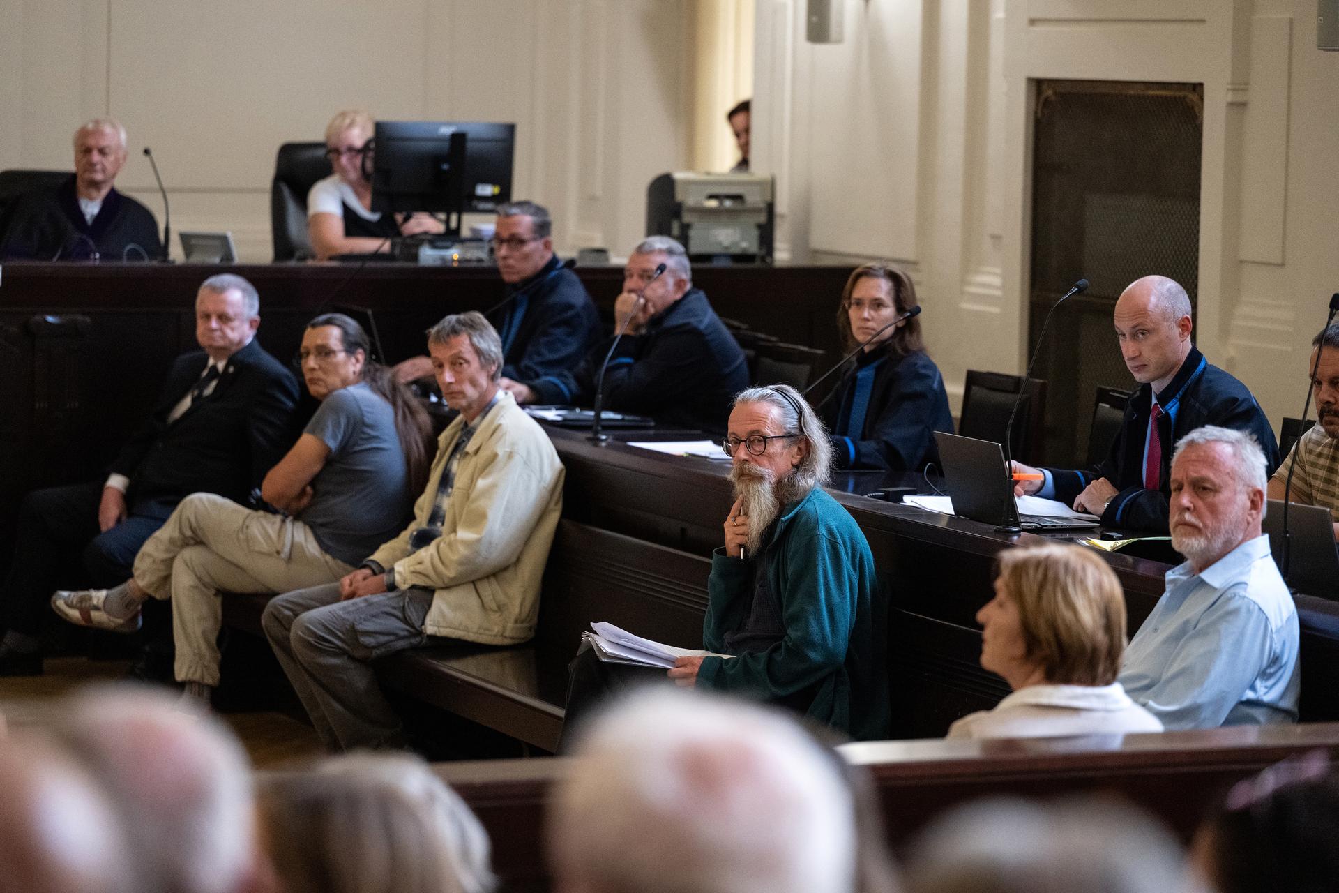 Miloš Ouřecký, Ivan Kratochvíl, Andrea Krulišová, Přemysl Hadrava, Vladimír Štádler, soud s domobraneckou proruskou skupinou Českoslovenští vojáci v záloze za mír
Autor: Matěj Stránský