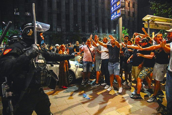 Napětí v Srbsku trvá od listopadu loňského roku. (Protivládní protesty v Bělehradě, 13. srpna)
Autor: MILOS MISKOV/BETAPHOTO / Sipa Press / Profimedia
