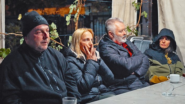 Dokument týdne: Kvapilův Velký vlastenecký výlet je výpravou do mysli lidí, kteří popírají realitu