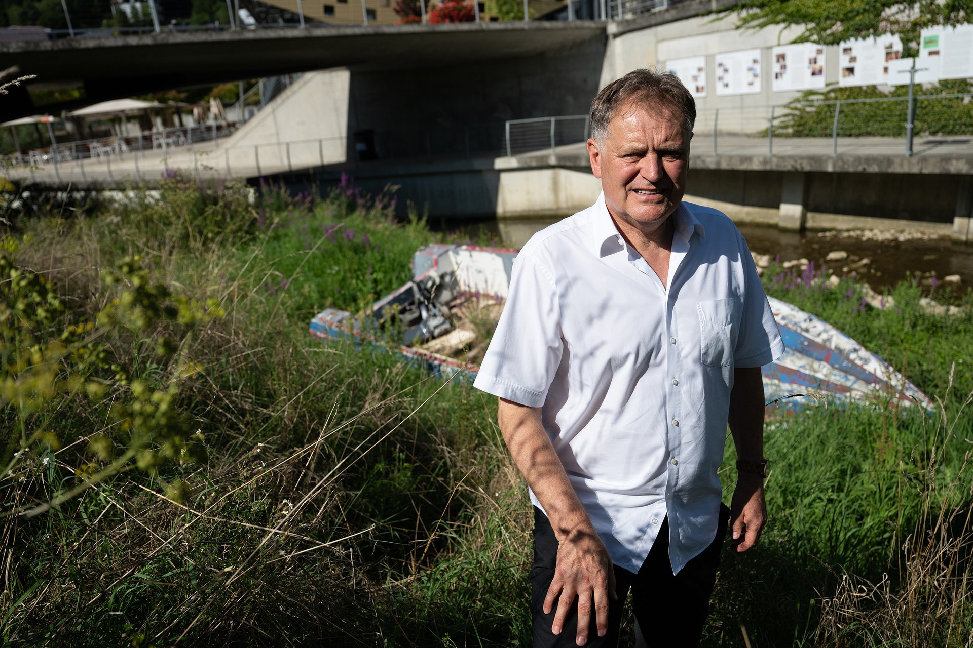 „Problém není v tom, že bychom jim neuměli dát střechu nad hlavou a jídlo. Ale máme větší ambici.“ (Starosta Richard Arnold o regulaci migrace)
Autor: Matěj Stránský