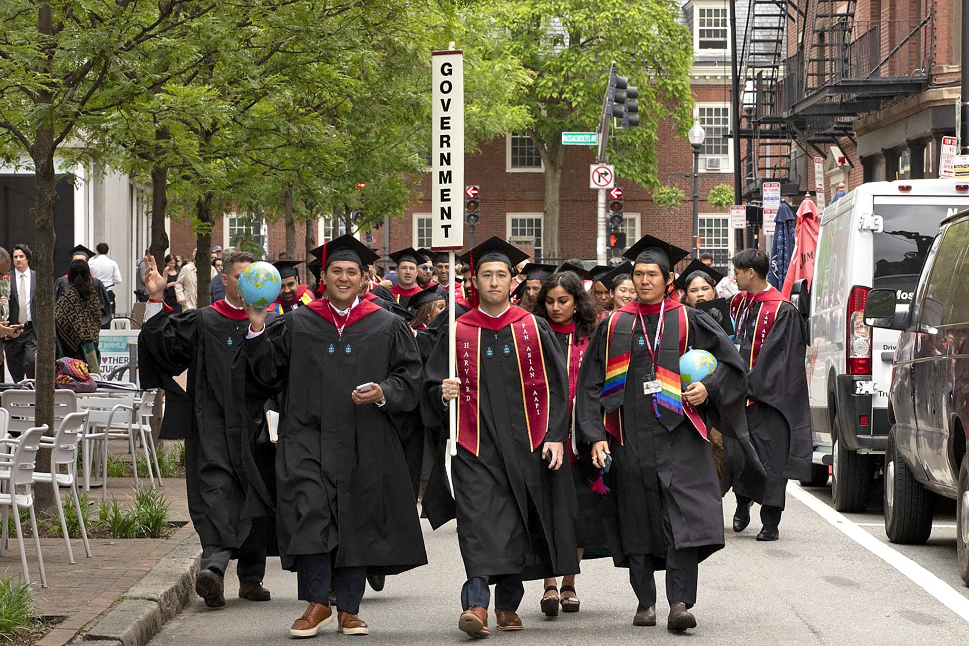 Z amerických univerzit se Trumpovi nejvíce vzepřel Harvard a trest přišel okamžitě. Bílý dům mu chtěl zakázat přijímání mezinárodních studentů
Autor: AA/ABACA / Abaca Press / Profimedia