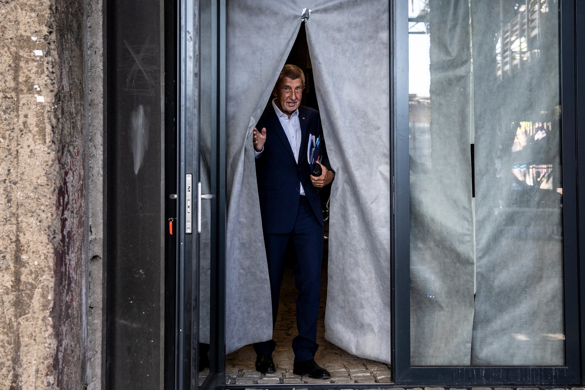 Babiš Respektu potvrdil, že zruší muniční iniciativu, pokud se znovu dostane k moci