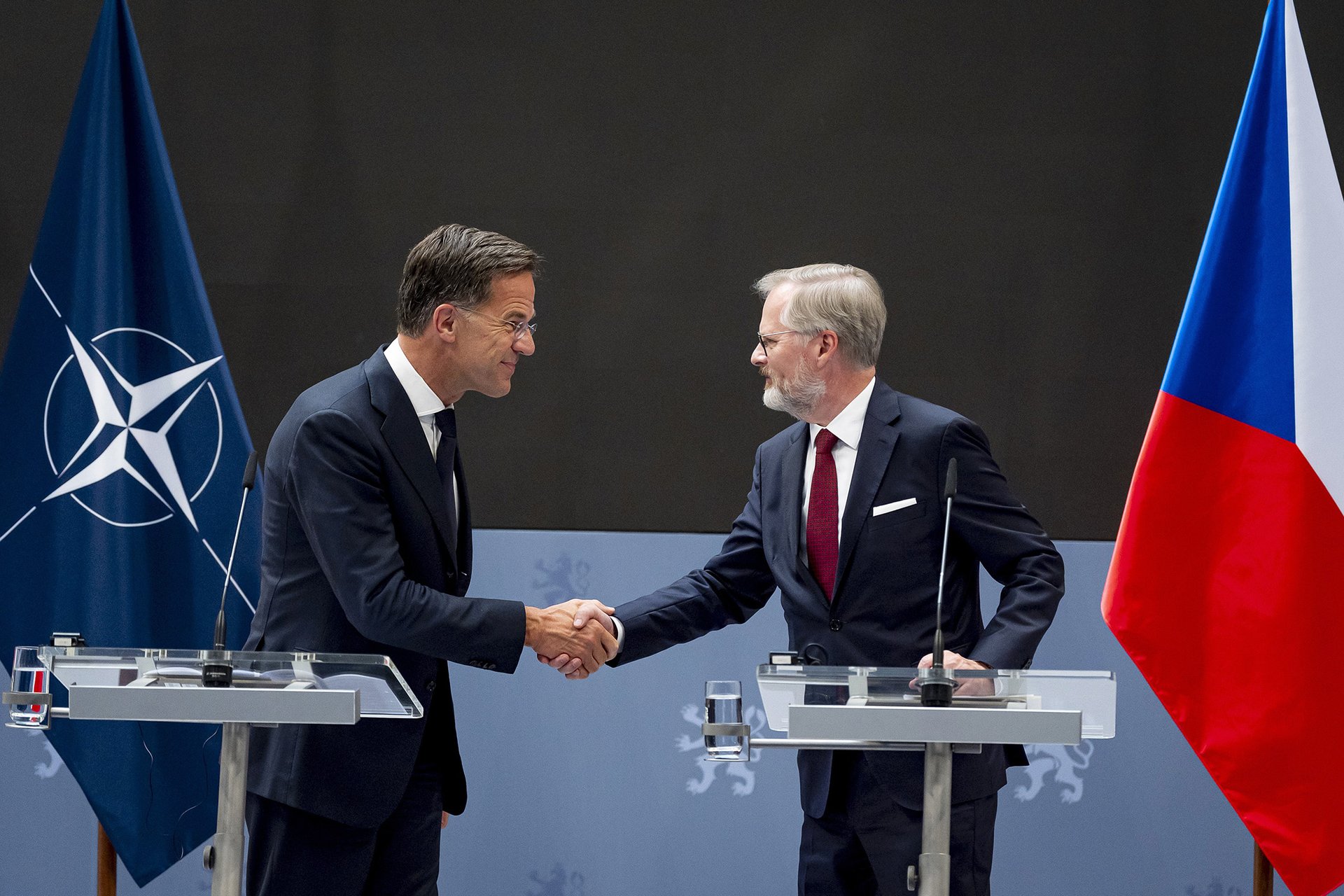 A nevíte, jestli Andrej Babiš iniciativu nezruší? (Rutte s Fialou)