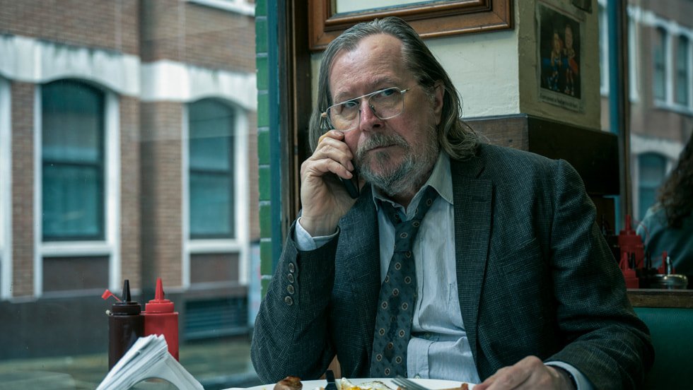 Šéf ostudných agentů Jackson Lamb – Gary Oldman v životní roli. (Slow horses 5)