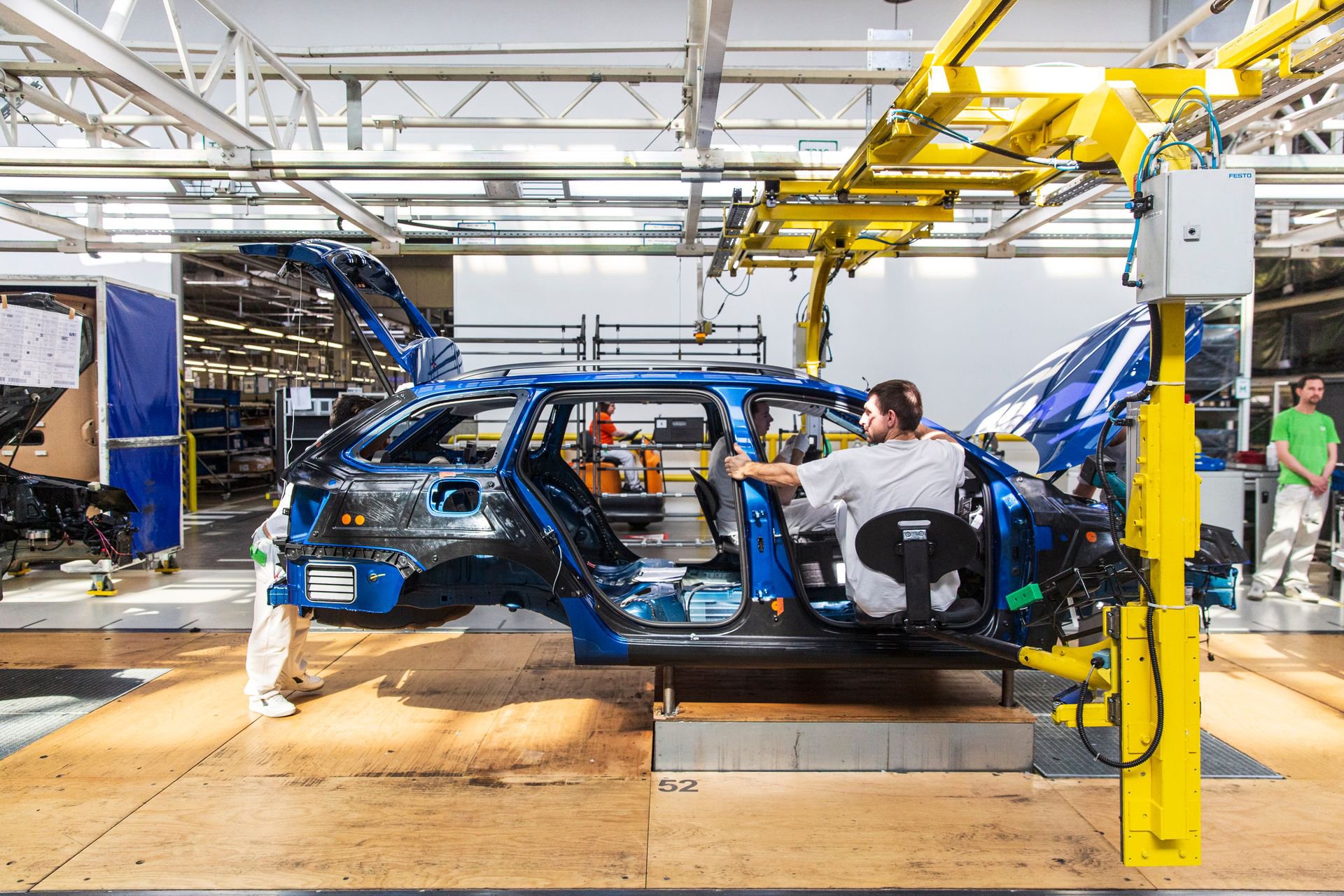 Sečteno, podtrženo: Kolik by stála vláda ANO –⁠⁠⁠⁠⁠⁠ Automobilky v problémech – Revize Energiewende