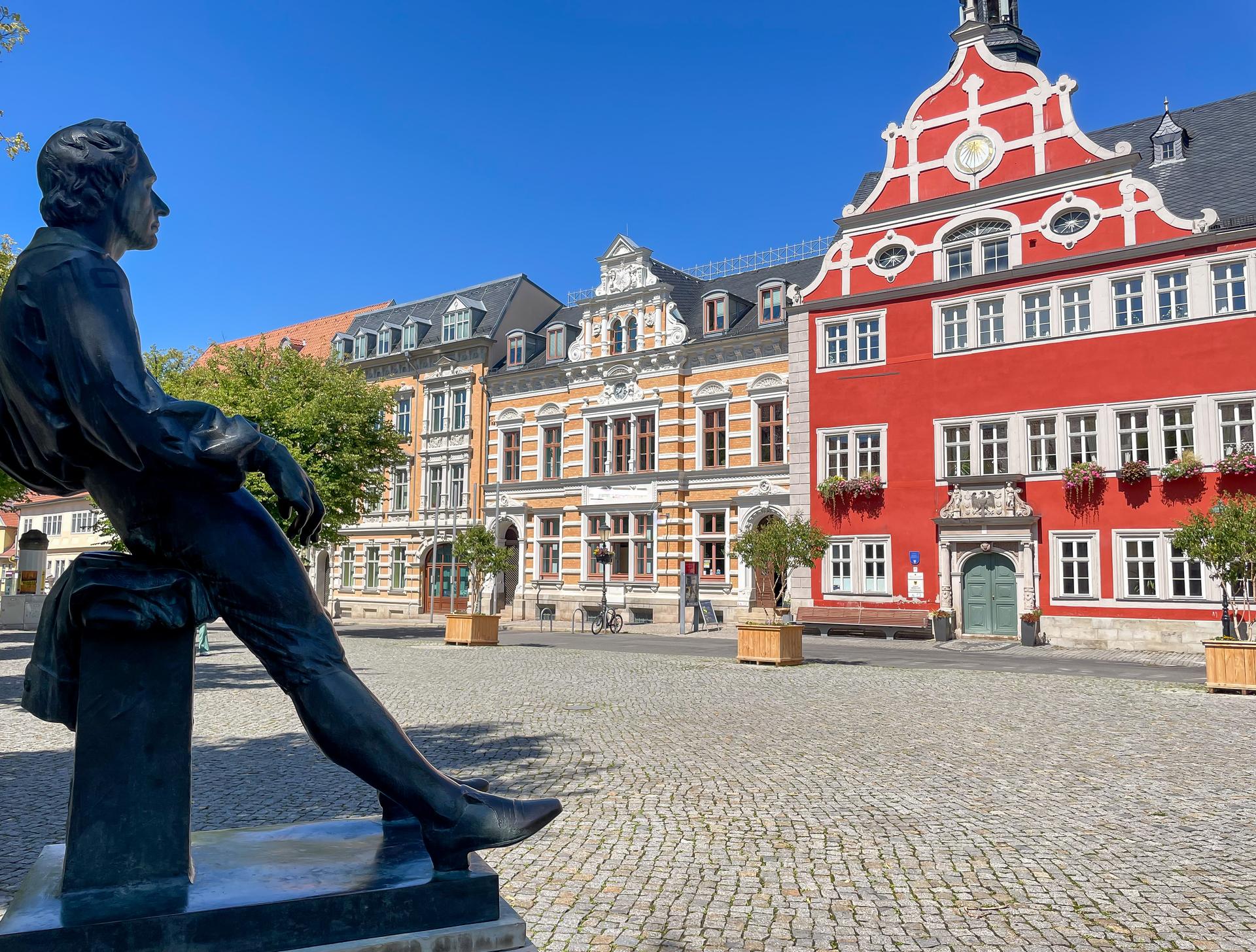 Arnstadt: Námětí s památníkem Bacha © Adobe Stock/Animaflora PicsStock