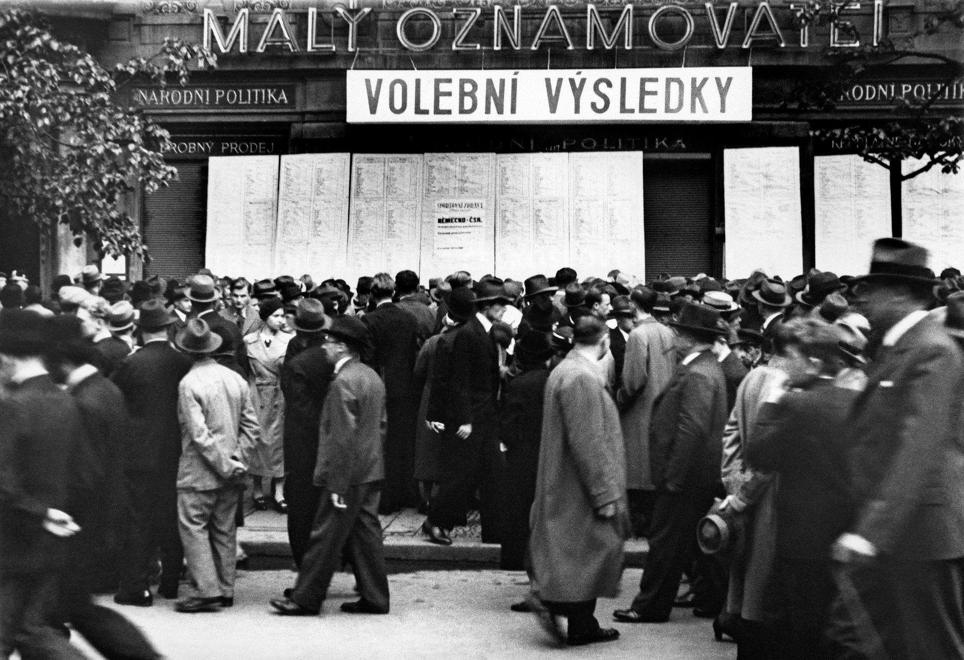 Kdo mohl tušit, že jsou to důležité volby? Všichni, kdo sledovali dění. (Rok 1935)
Autor: ČTK /