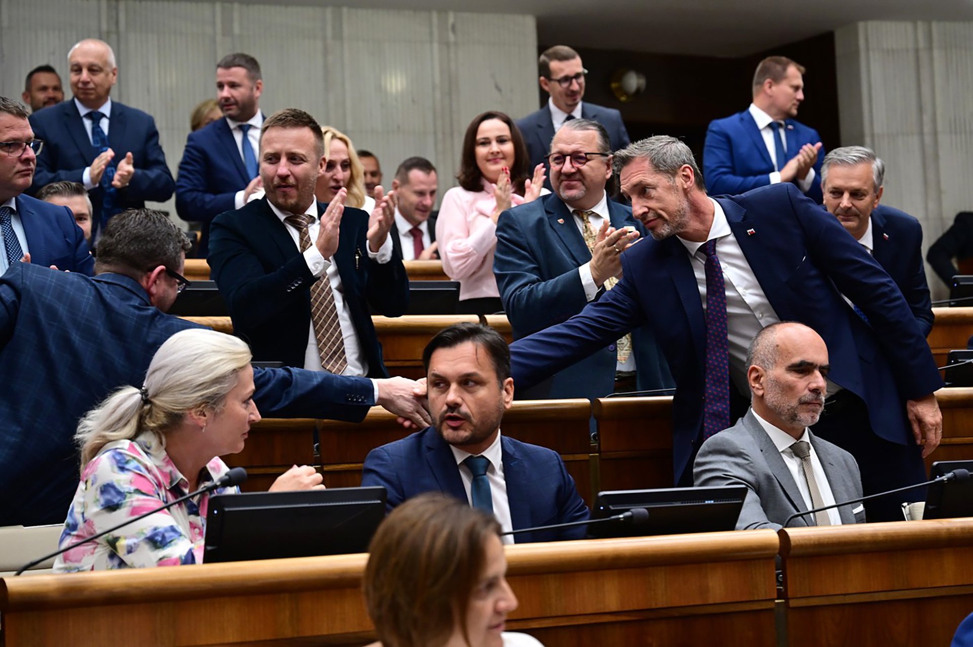 Parlament schválil 90 hlasmi zmenu Ústavy SR